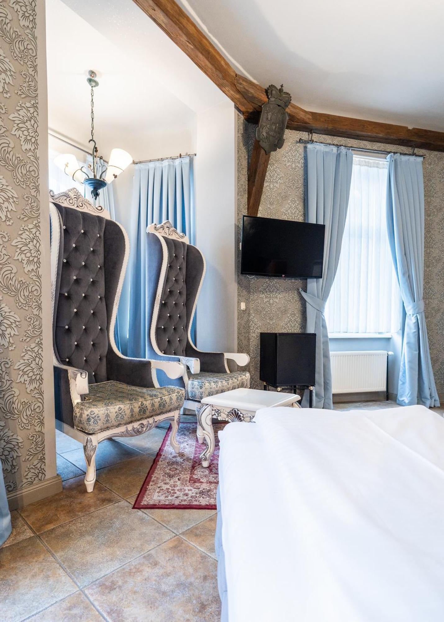 Hotel Urania 3*