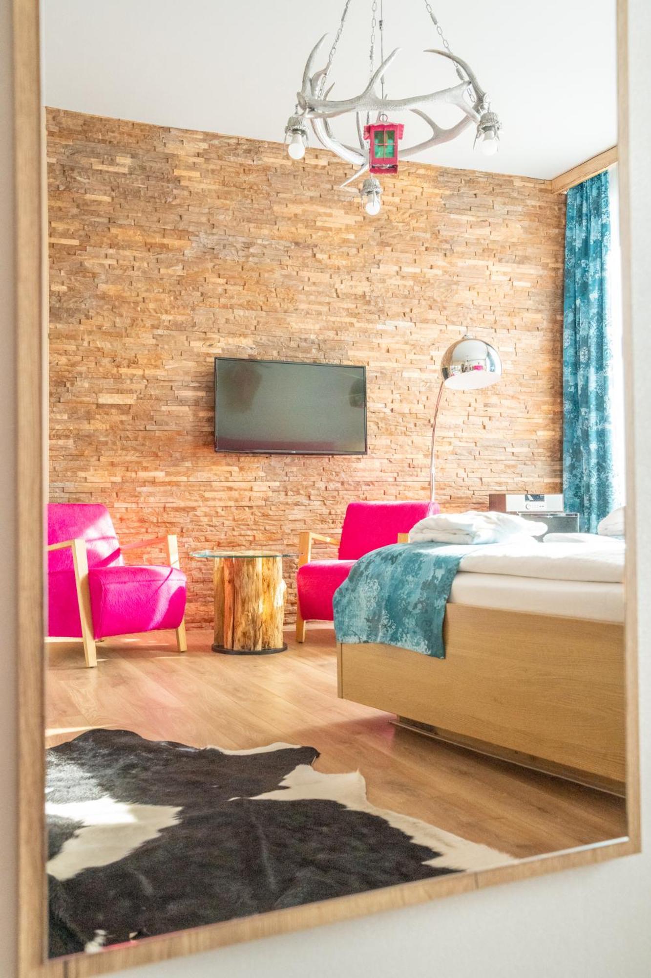 Urania Hotel 3*