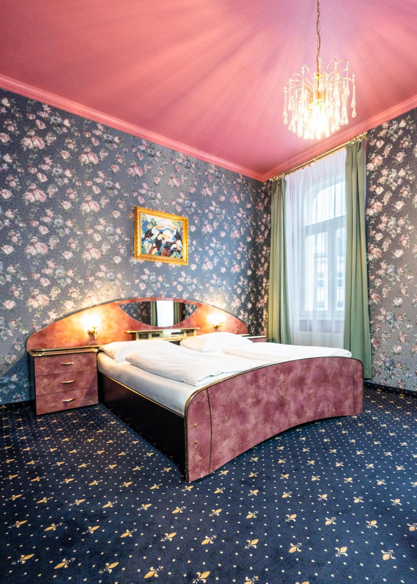 Urania 3* Viena