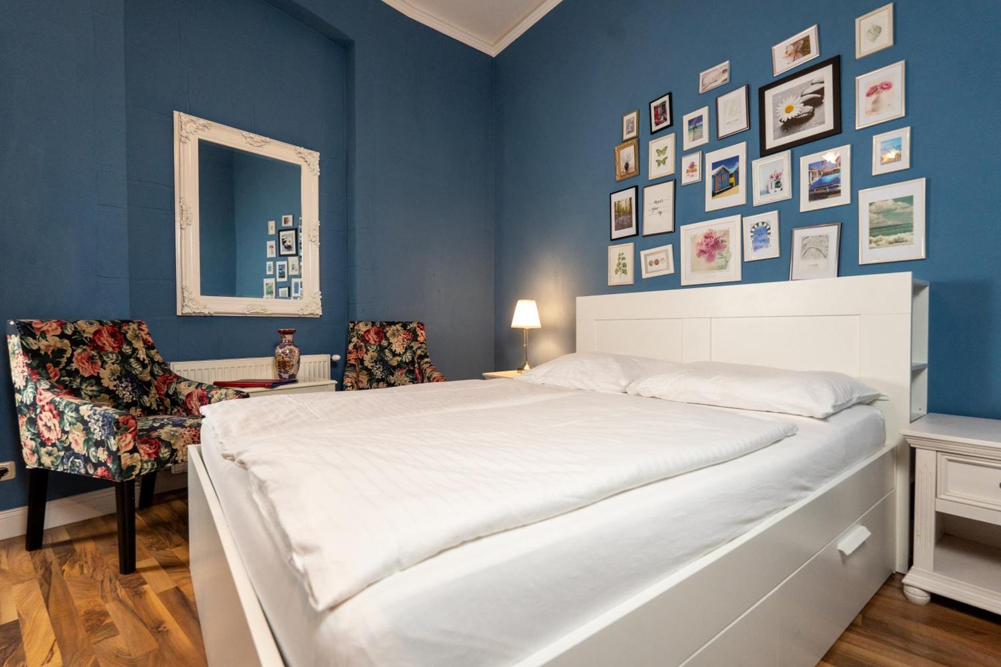 Urania Hotel