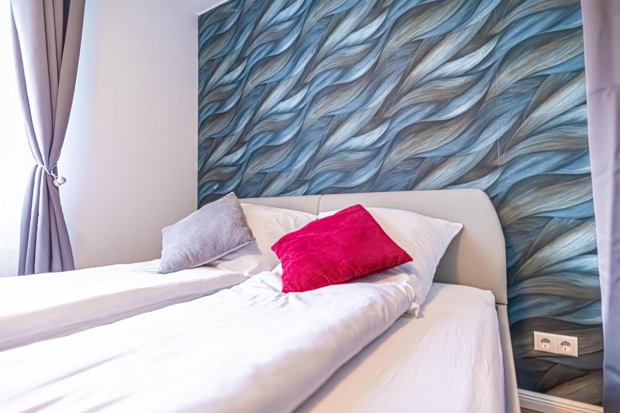 Charming 1br And 1lr Modern Design Donaustadt Apartment *
