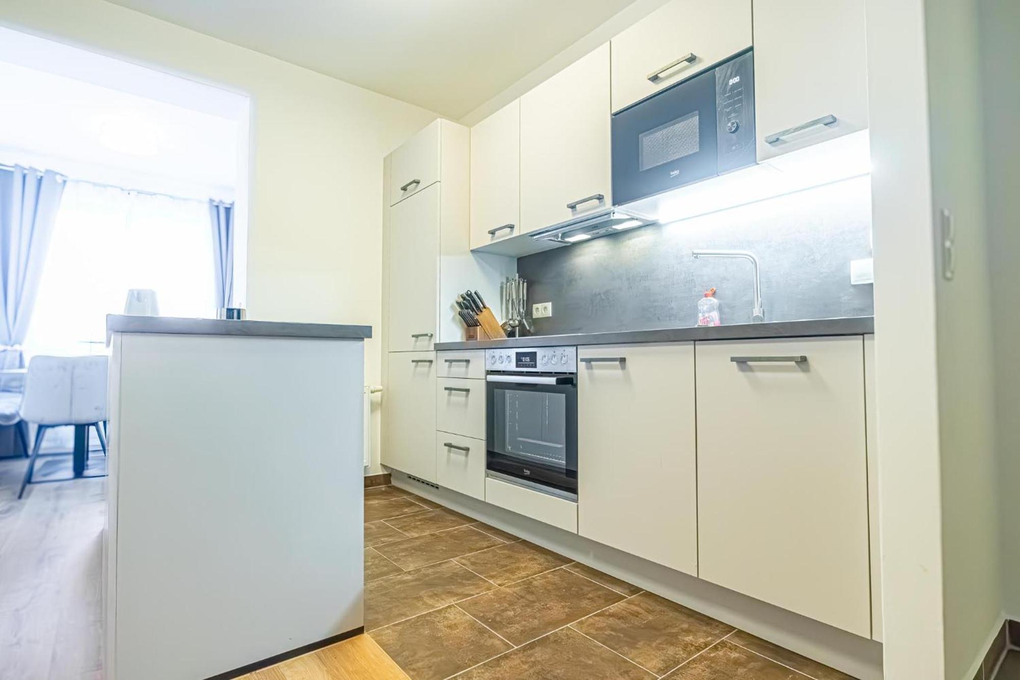 Charming 1br And 1lr Modern Design Donaustadt Apartment Wien