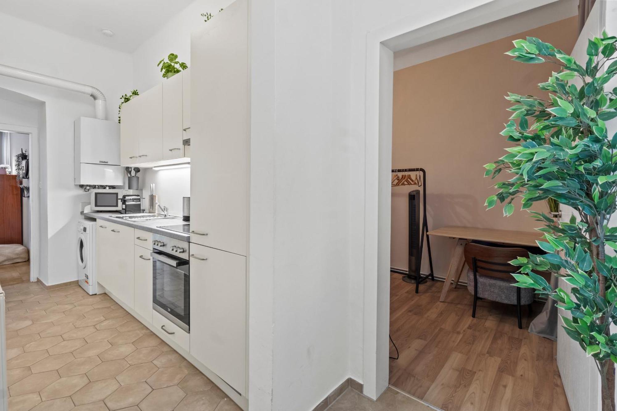 Spacious 2 Bedroom I 2 Minutes To Metro And Train Station * Vienna