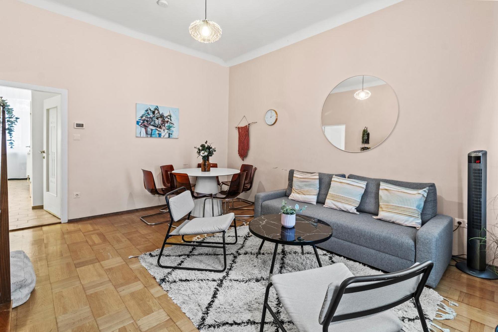 Spacious 2 Bedroom I 2 Minutes To Metro And Train Station Vienna