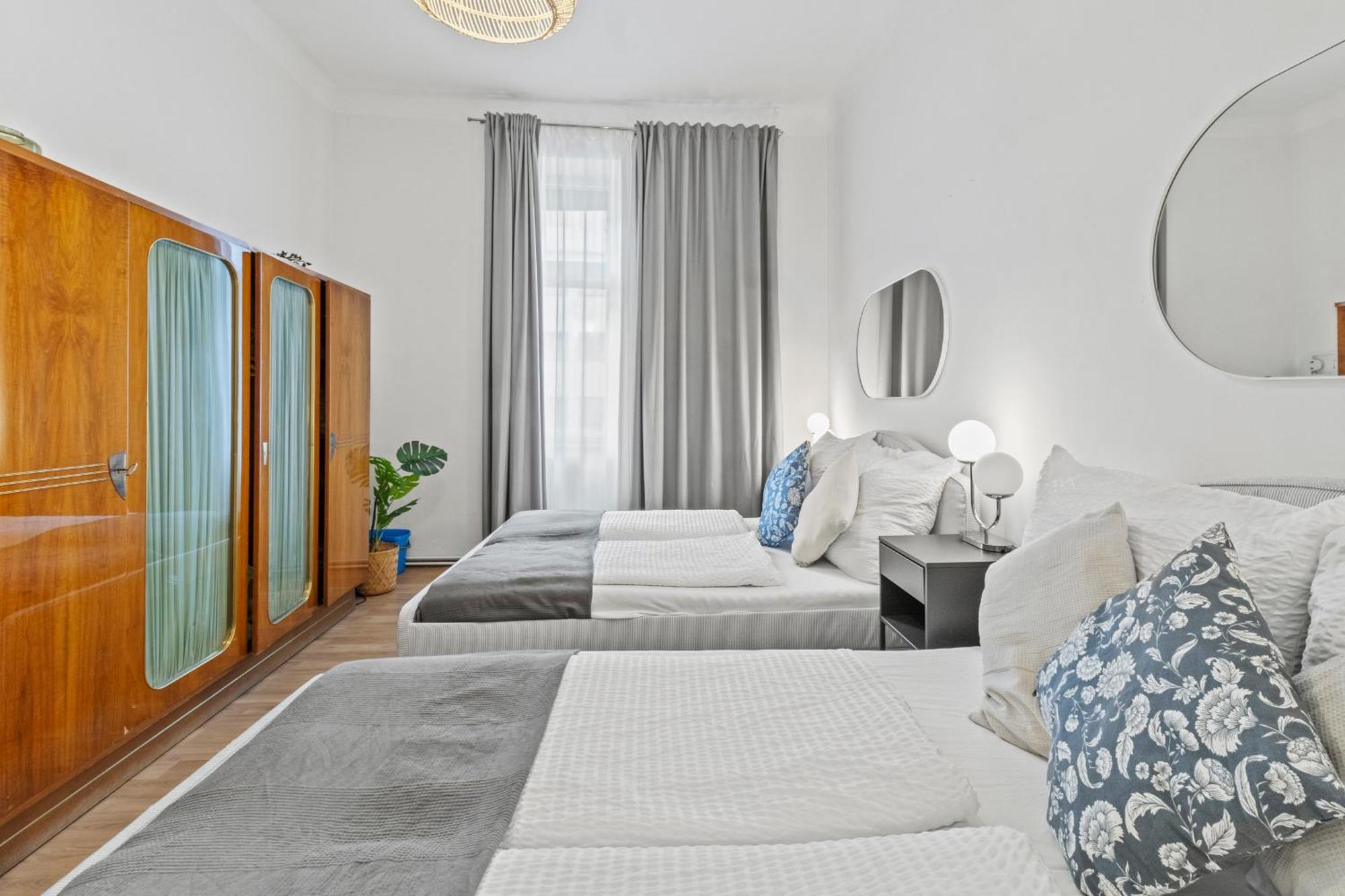 Spacious 2 Bedroom I 2 Minutes To Metro And Train Station Vienna