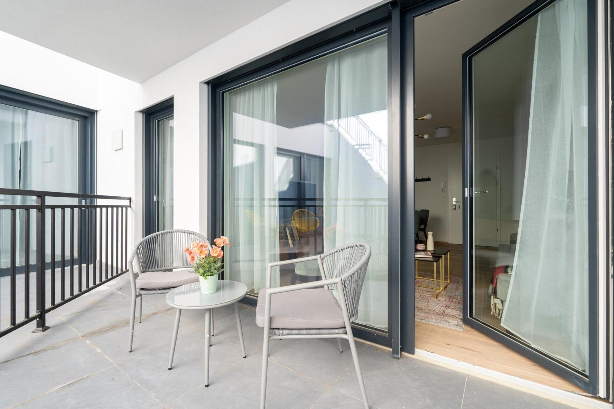 Apartment Elegant 1br Balcony Oasis By Hm Vienna