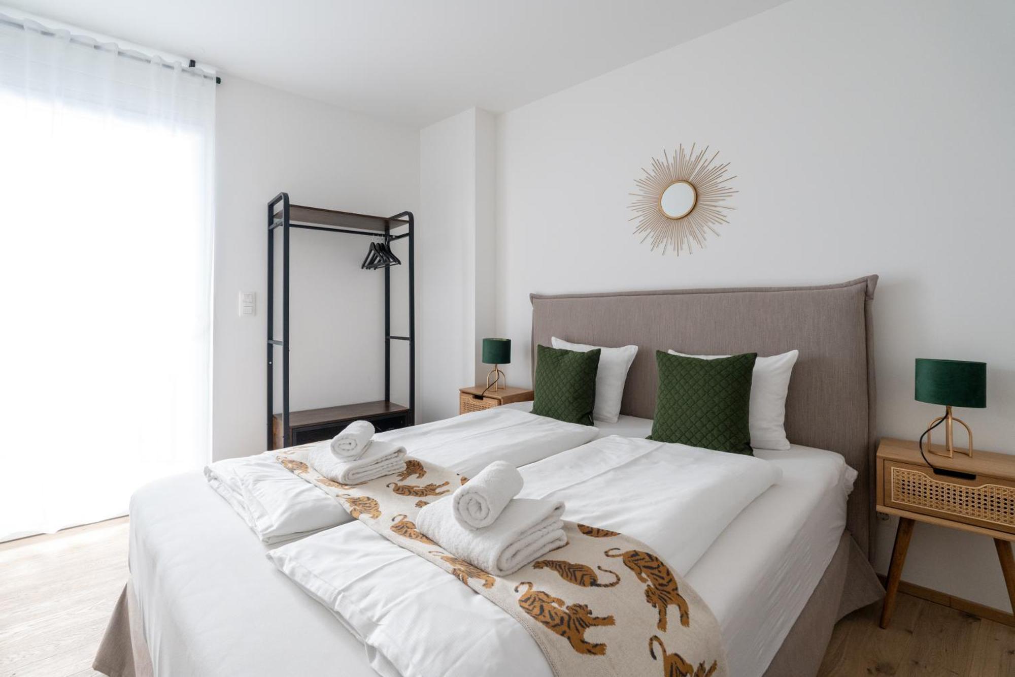 Elegant 1br Balcony Oasis By Hm Apartment