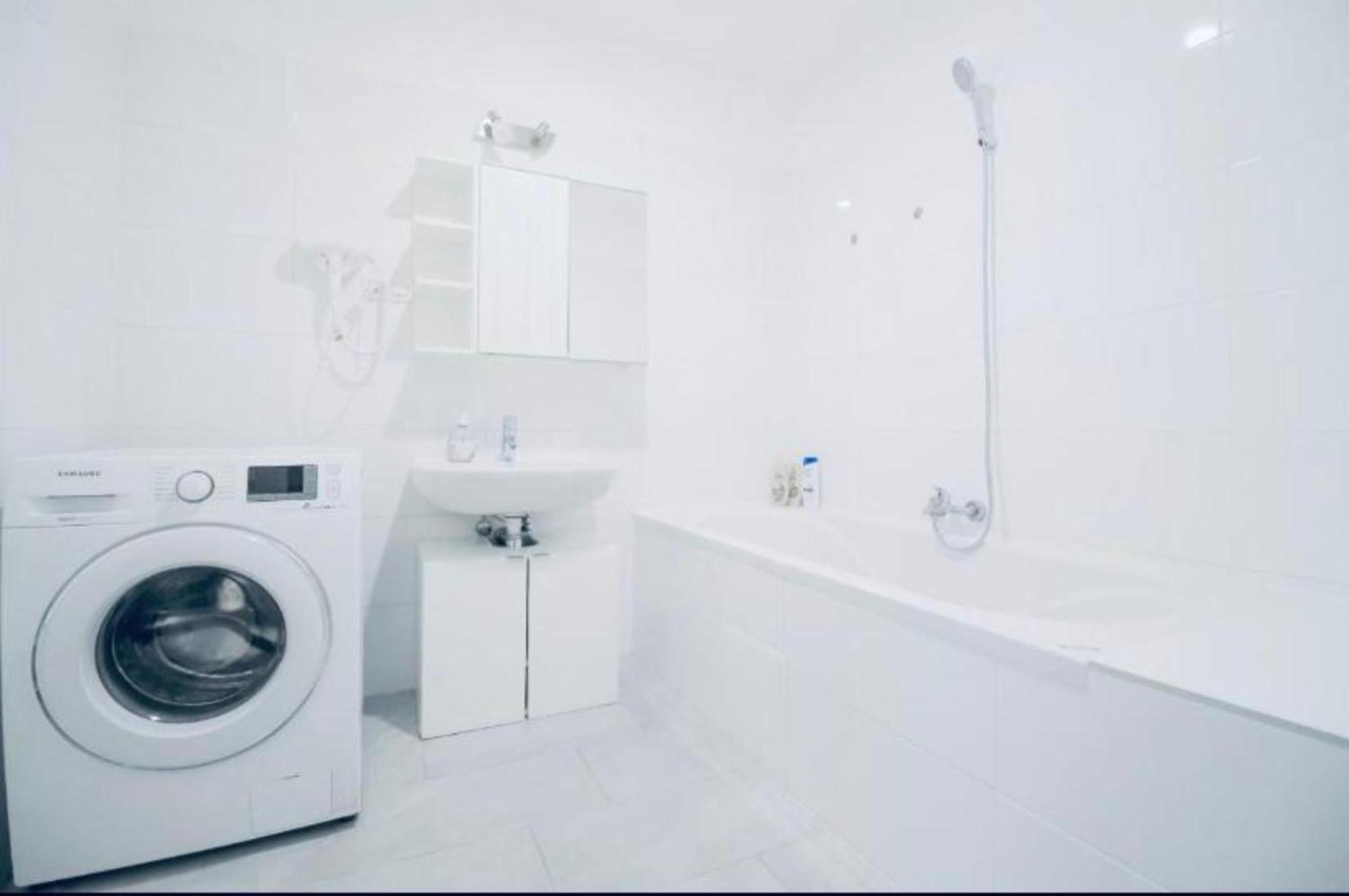 Central 4br Shared With Terrace 10-min Walk To Augarten Apartment *