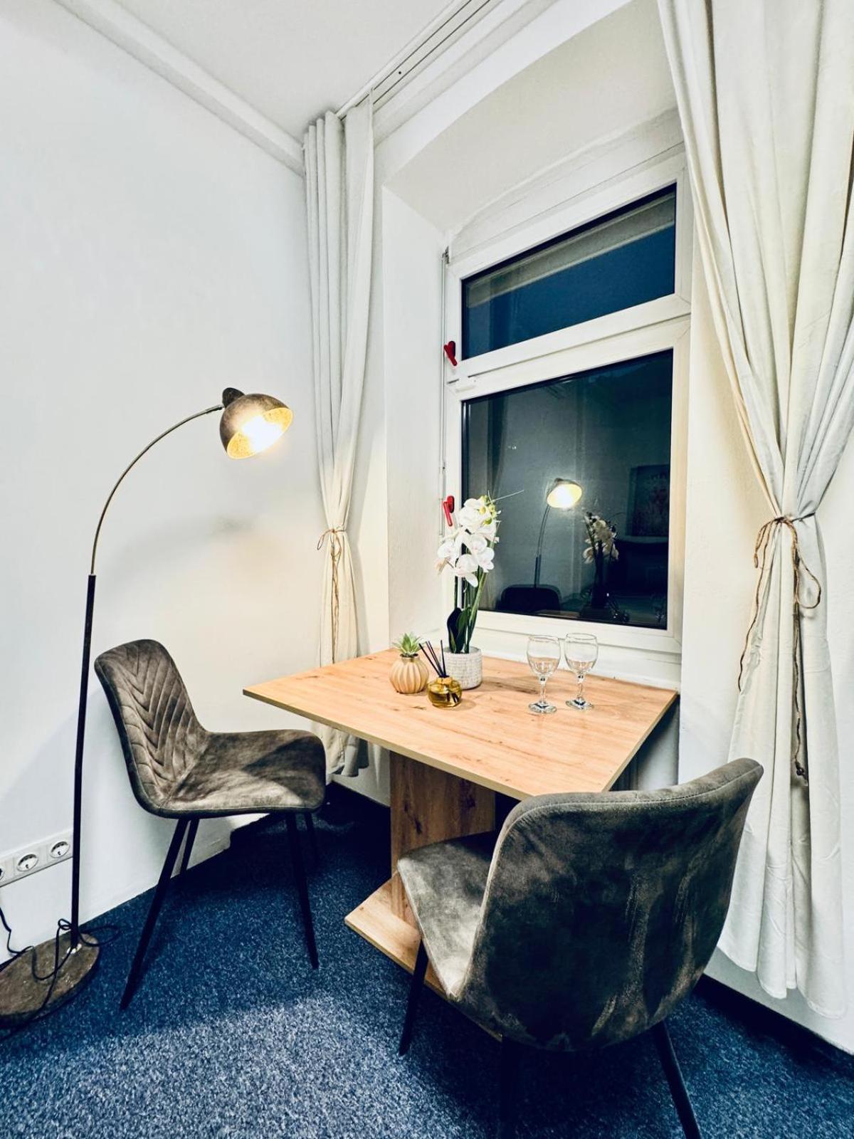 Bright Stay, 7br Shared Only 13min To Belvedere Palace Apartment *