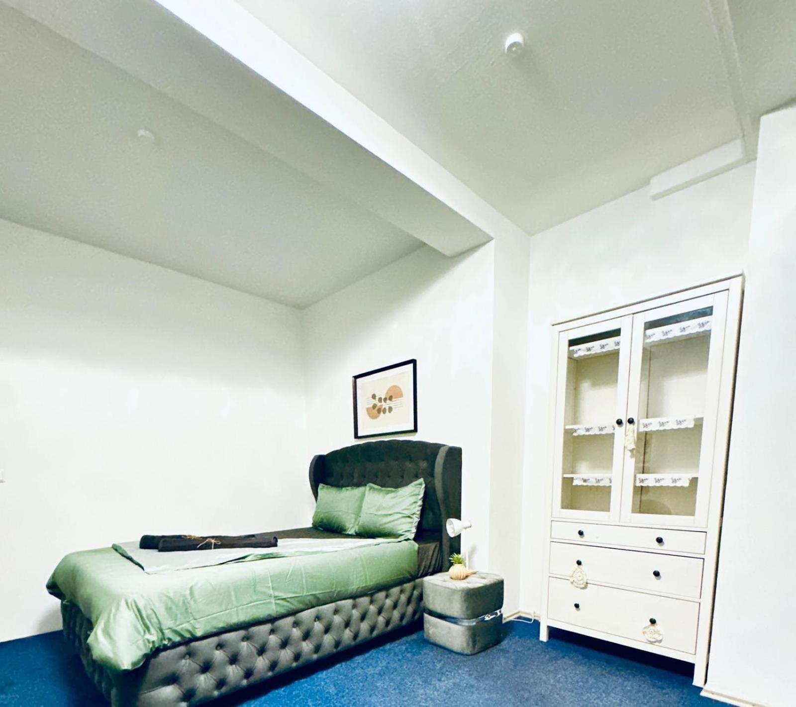 Bright Stay, 7br Shared Only 13min To Belvedere Palace Apartment Vienna