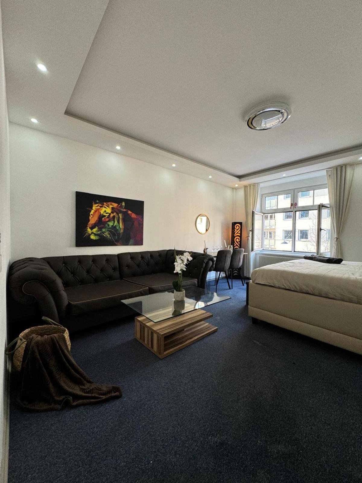 Bright Stay, 7br Shared Only 13min To Belvedere Palace