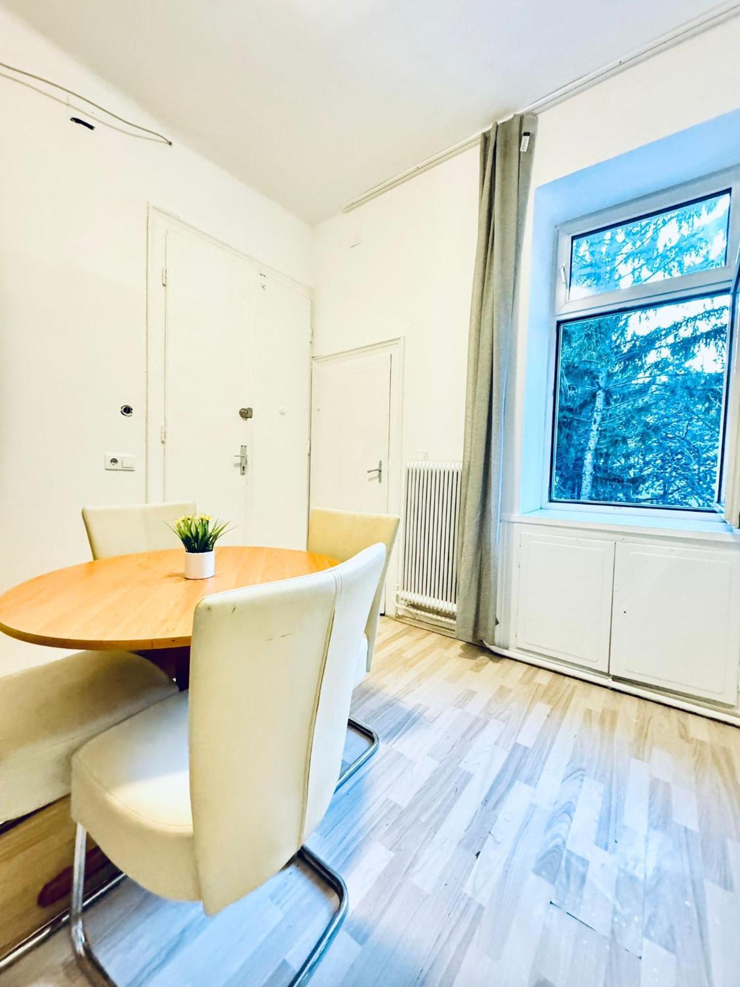 3br Shared Apartment, In The Heart Of Apartment