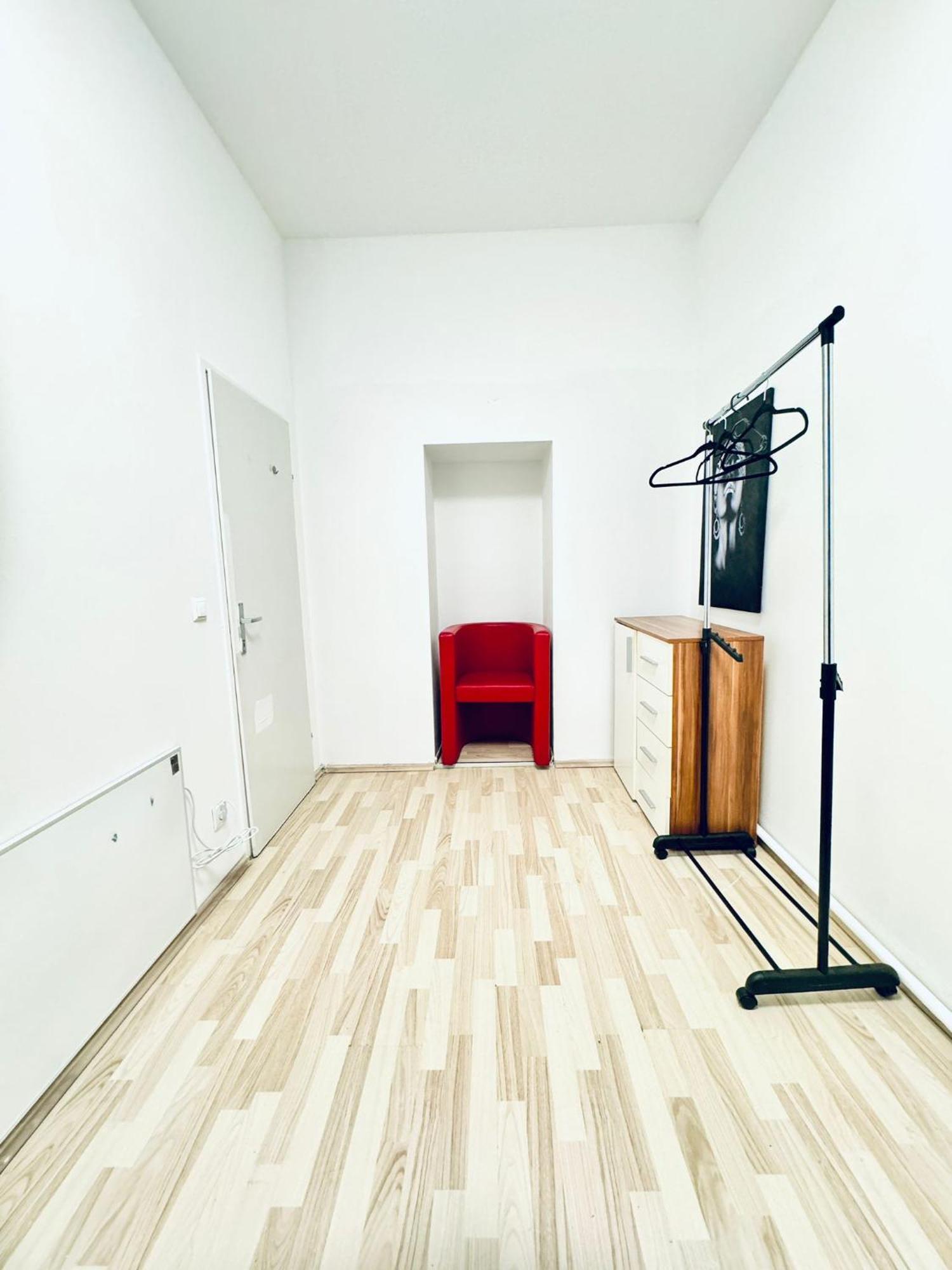 3br Shared Apartment, In The Heart Of Apartment