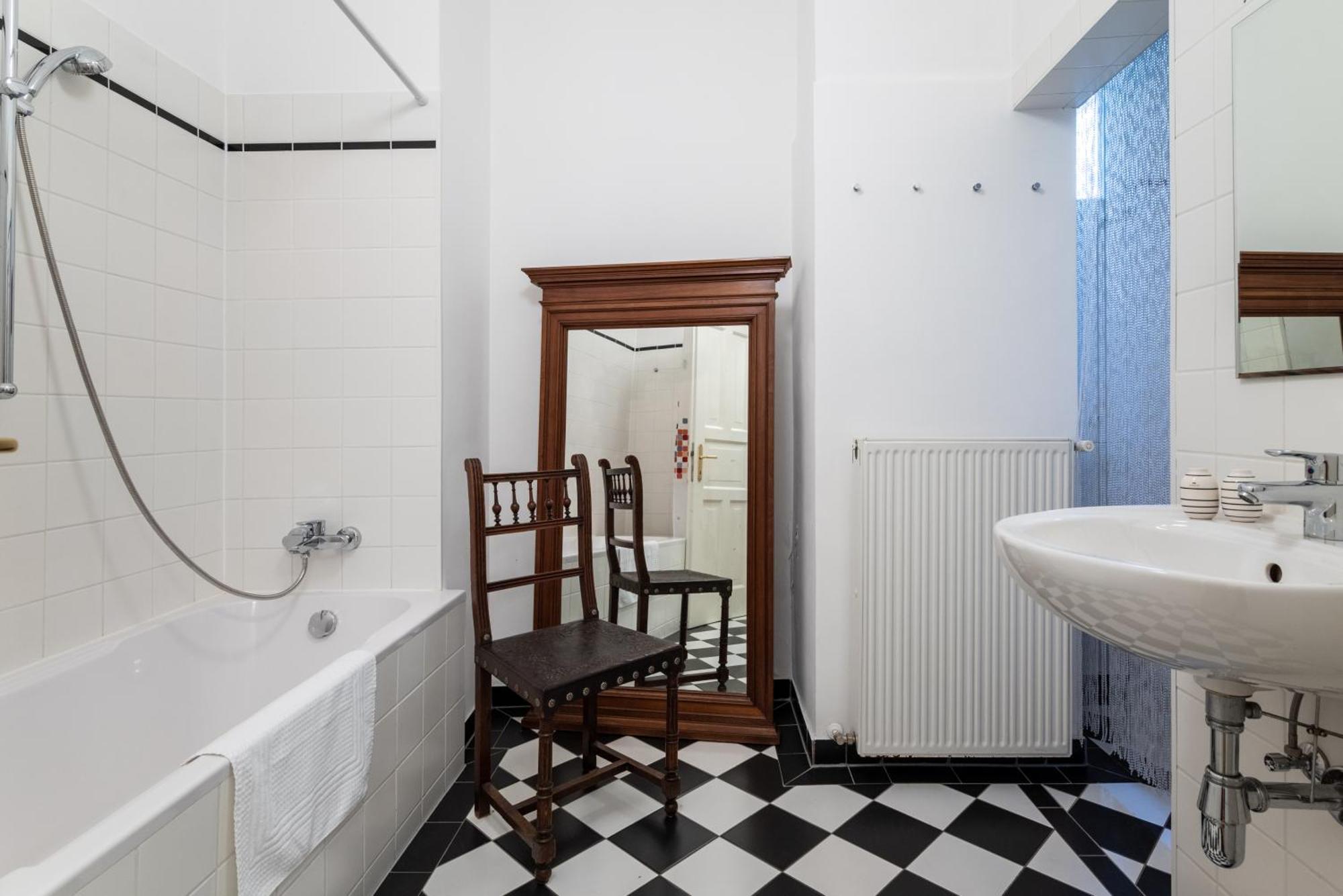 Unique 1br Oasis Near Subway By Hm Vienna