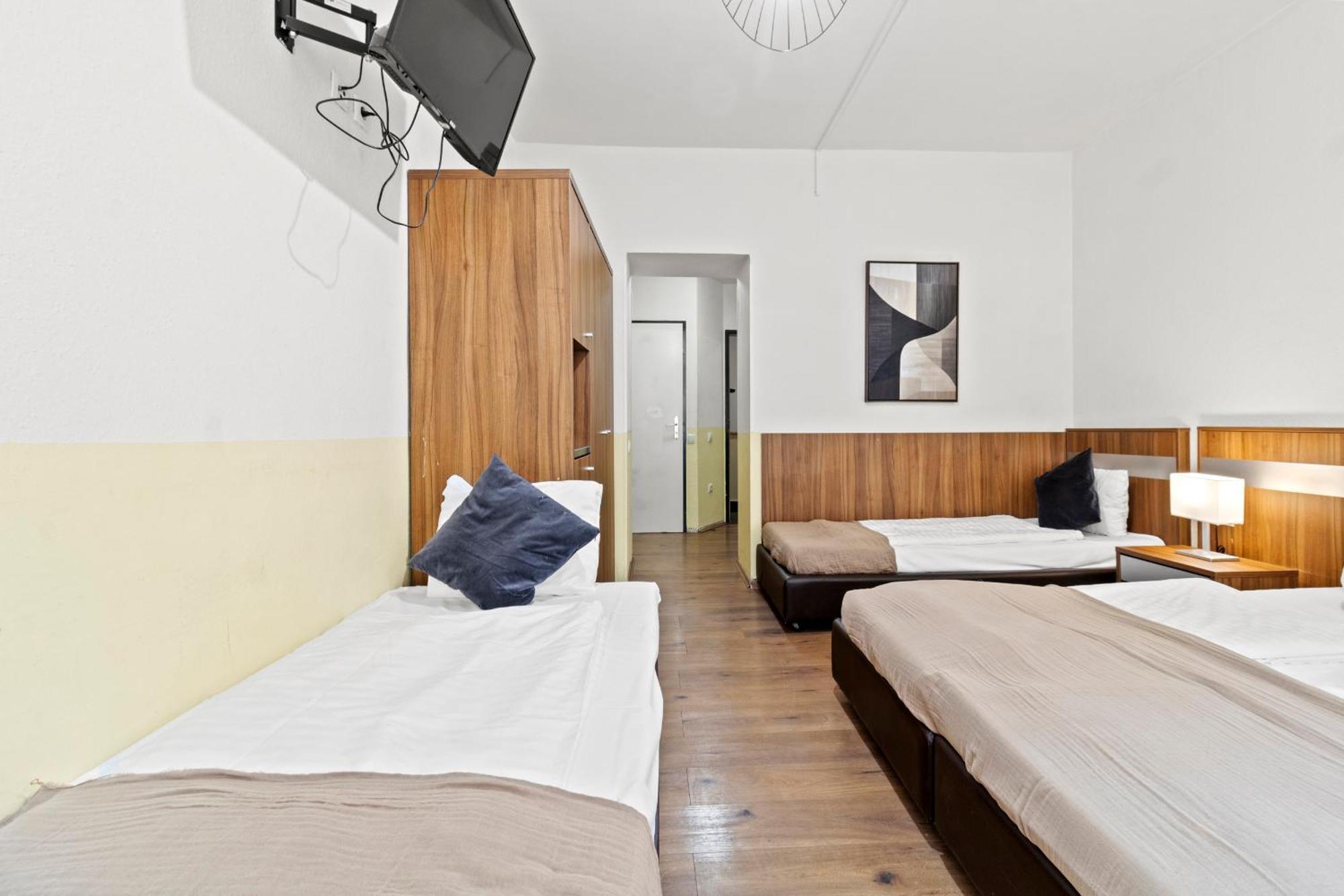 Apartment Paid Parking I Calm Location I 10 Minutes To S-bahn