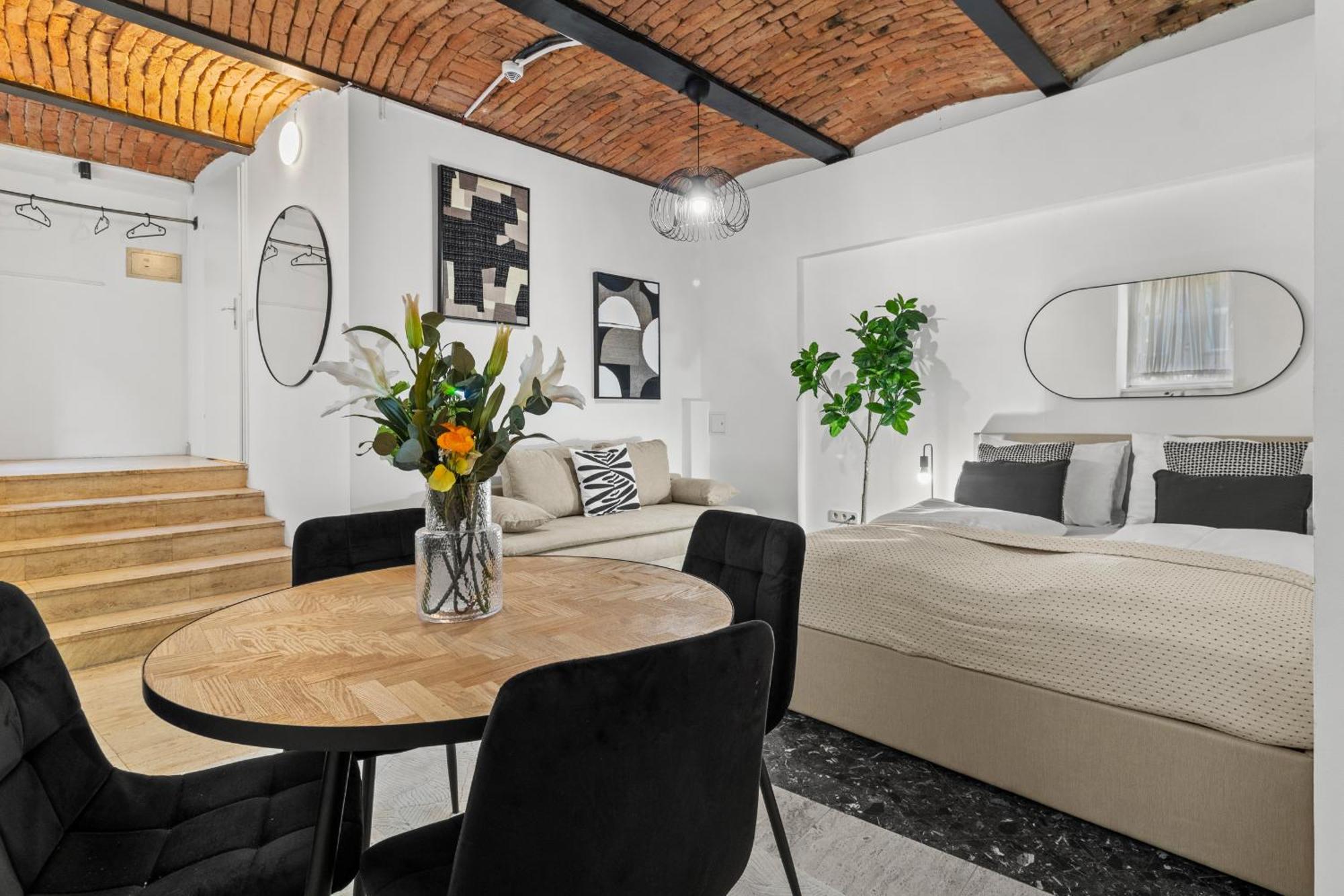 Apartment Paid Parking I Calm Location I 10 Minutes To S-bahn