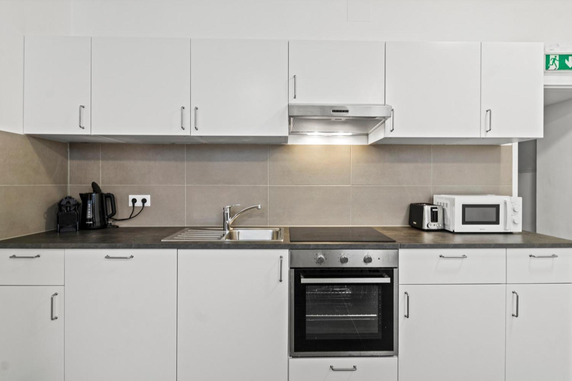 Apartment Paid Parking I Calm Location I 10 Minutes To S-bahn Vienna