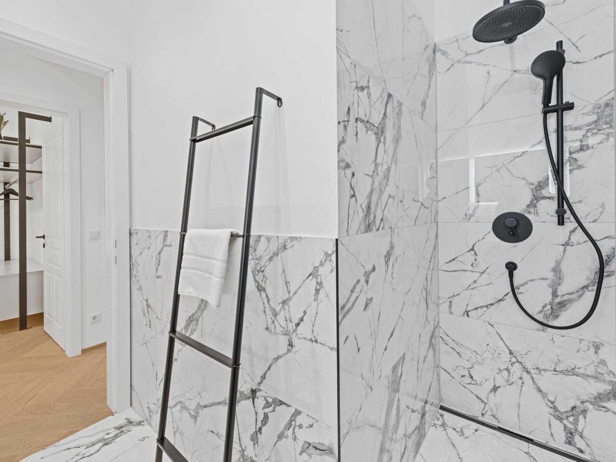Apartment Door No 5 By Gt7 Hospitality *
