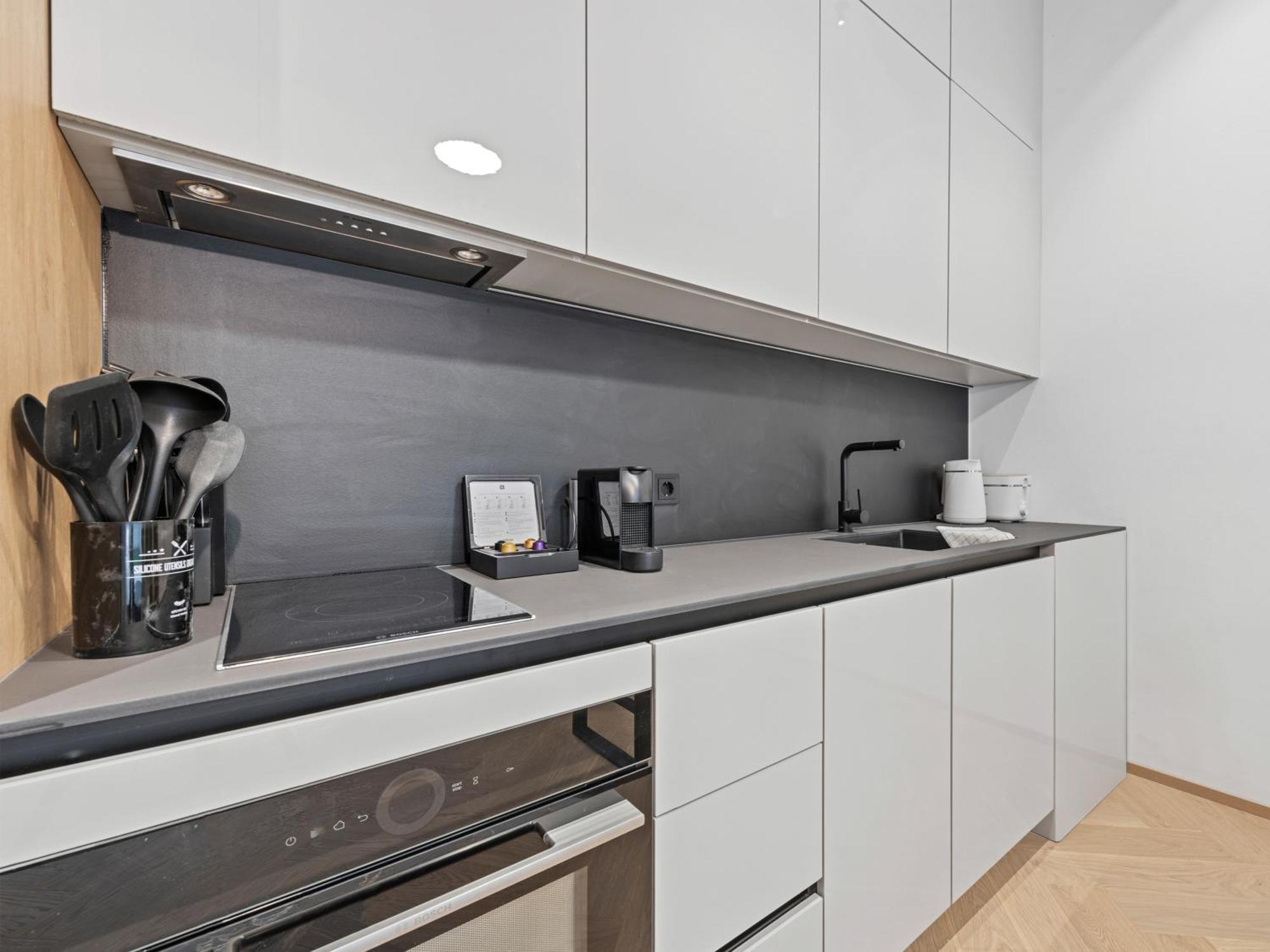 Door No 5 By Gt7 Hospitality