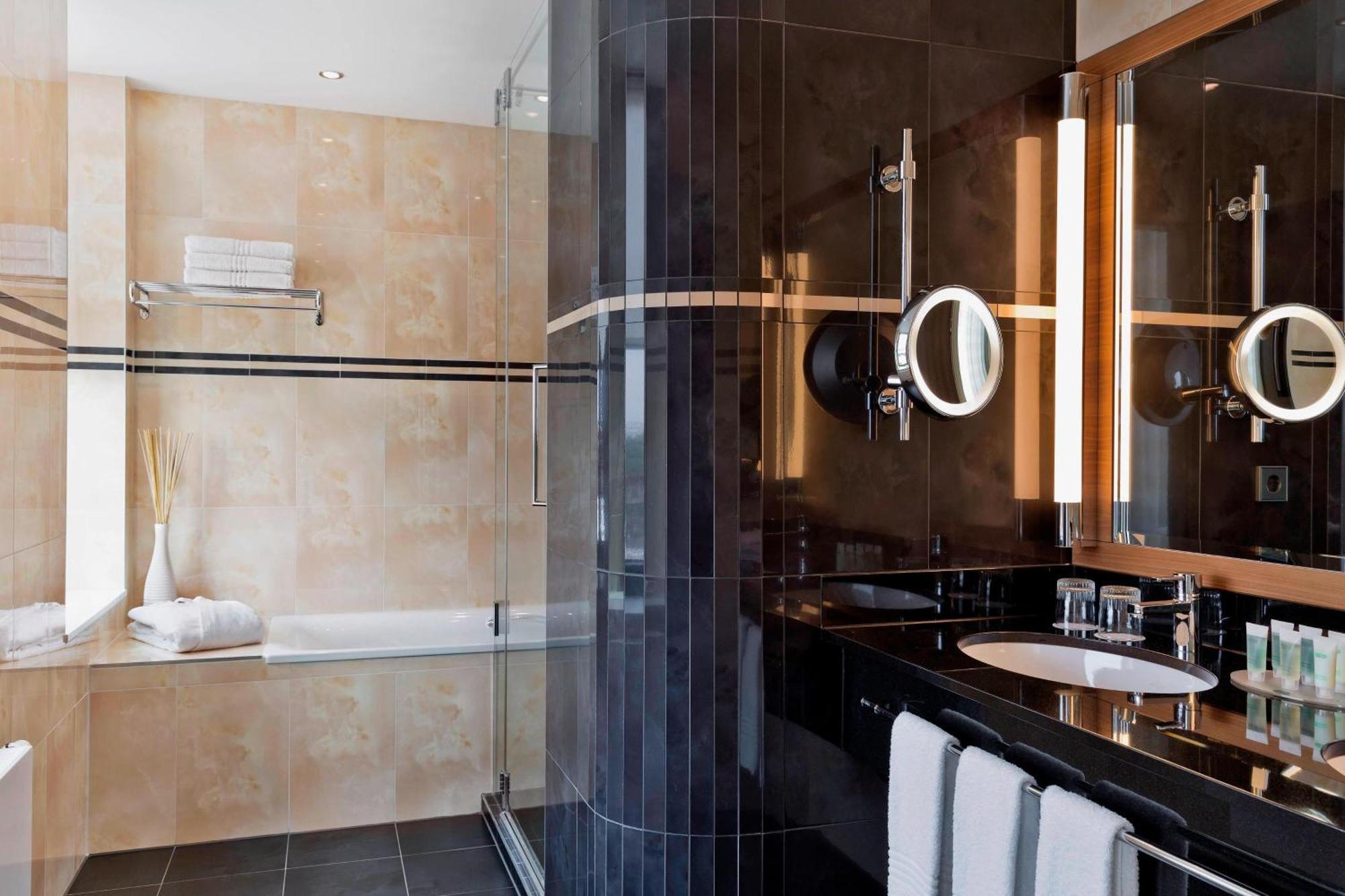 Hotel Courtyard By Marriott Prater/messe 4*