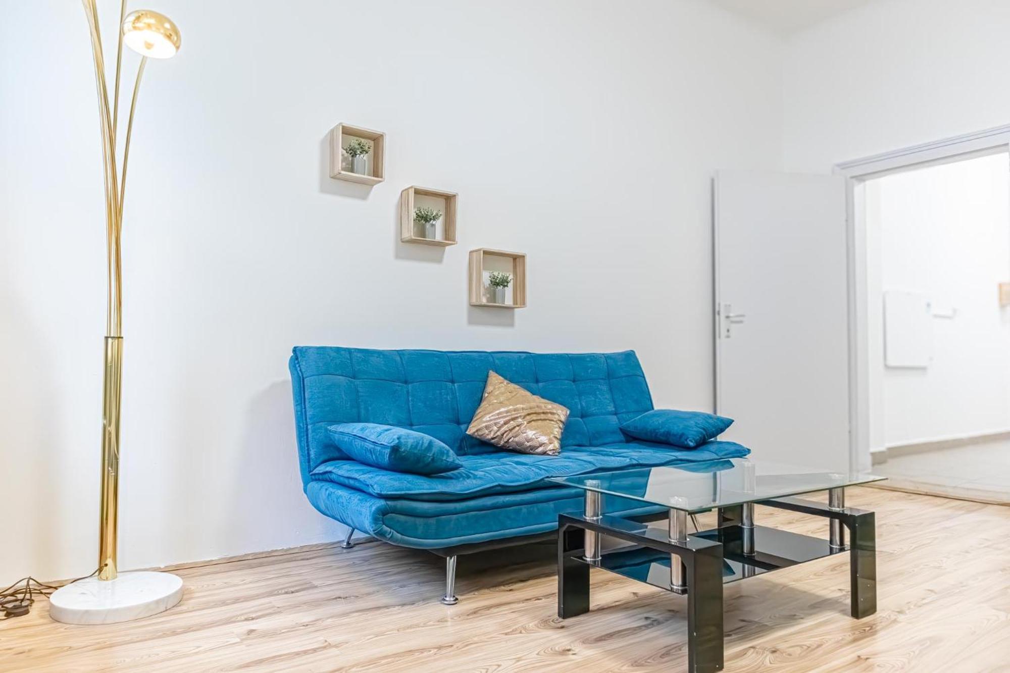 Basic 2br Perfectly Connected&well Positioned *