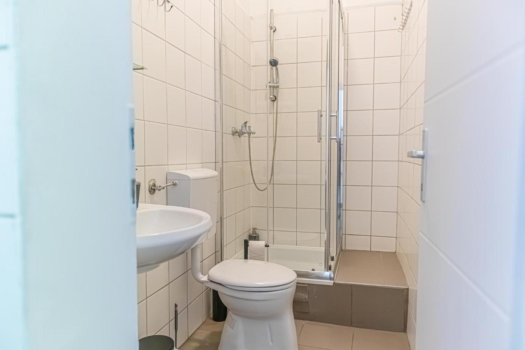 Basic 2br Perfectly Connected&well Positioned Vienna