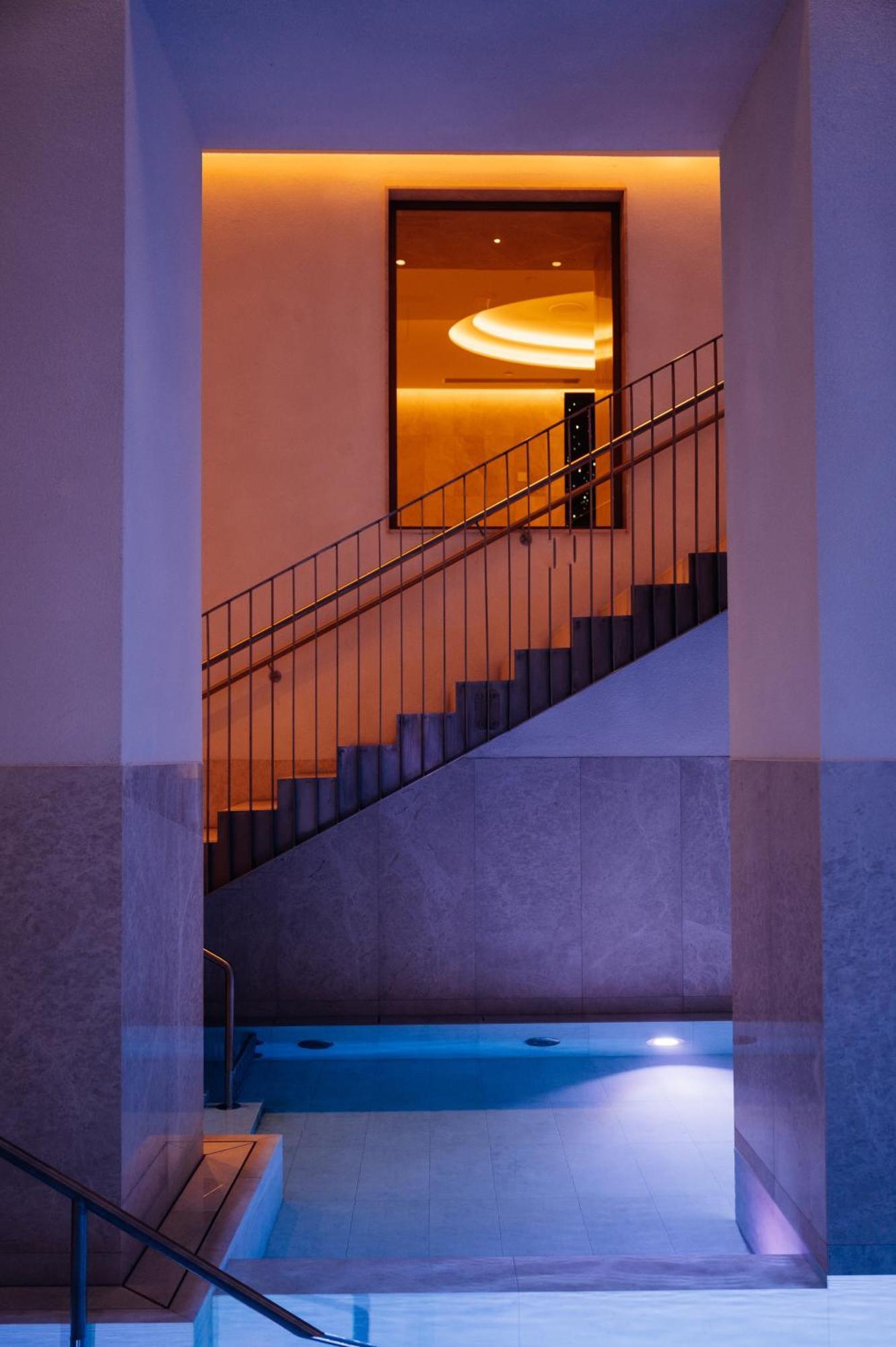Hotel Almanac Palais