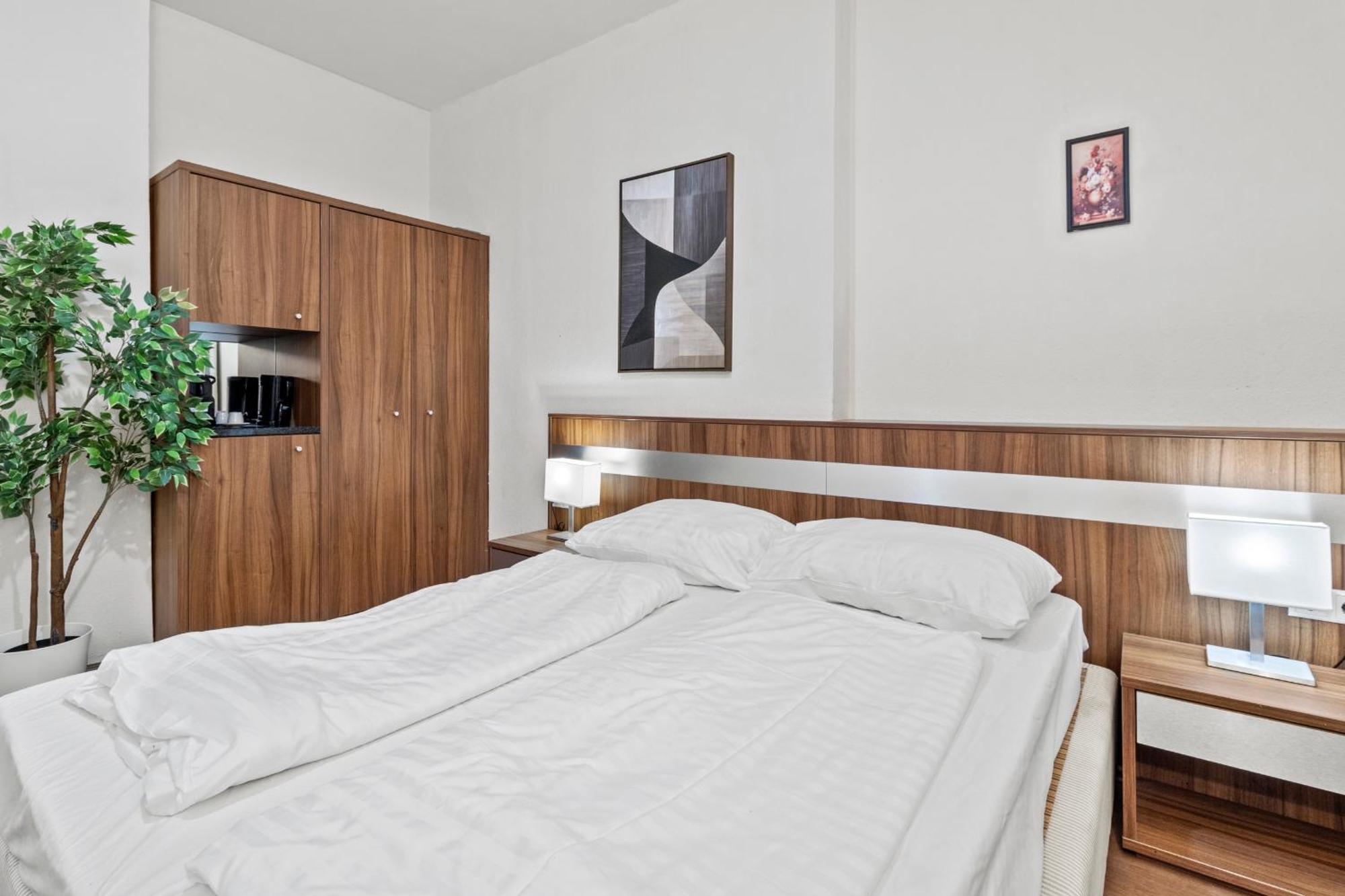 Paid Parking I Calm Location I 10 Minutes To S-bahn Apartment Vienna