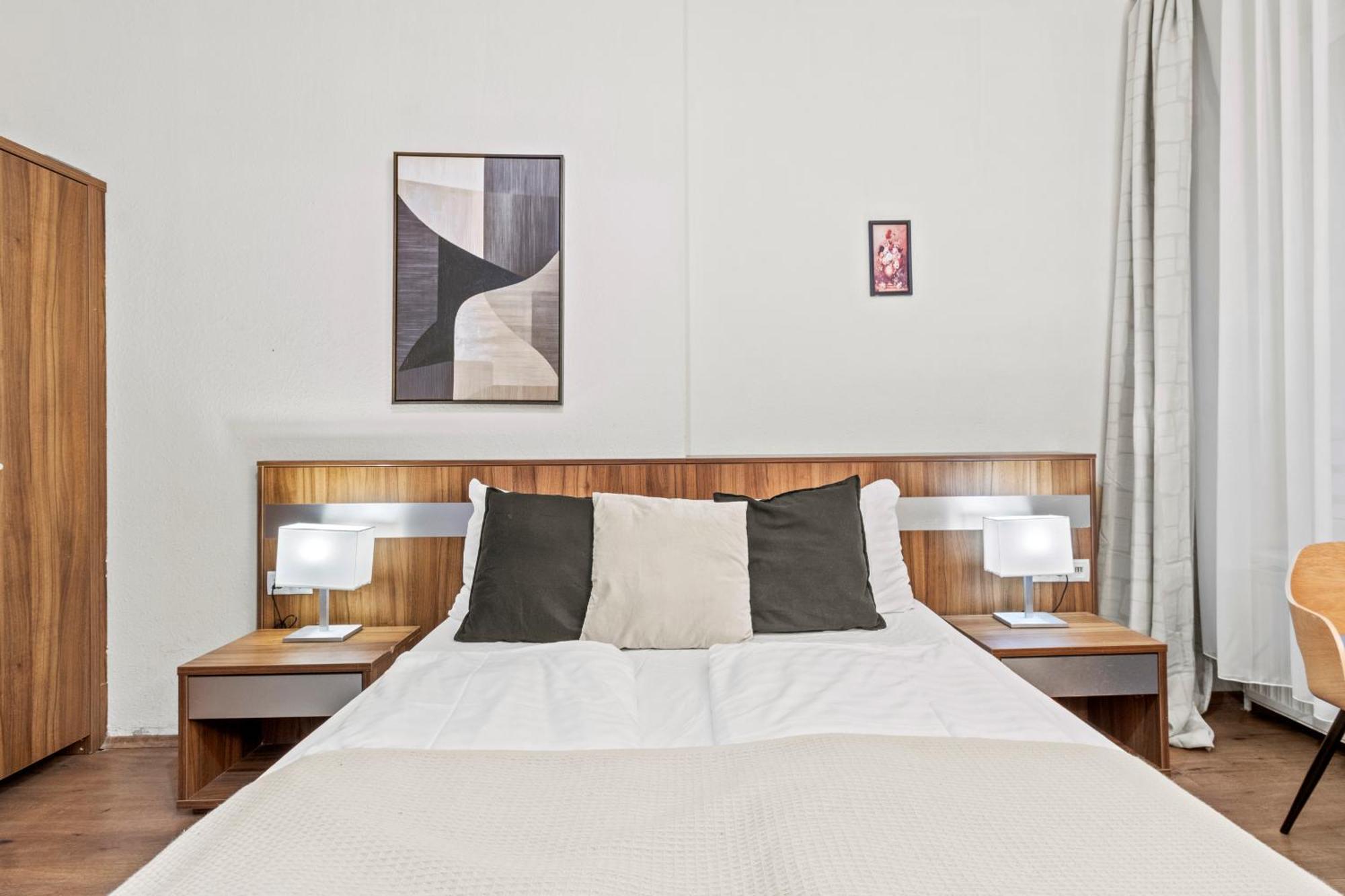 Apartment Paid Parking I Calm Location I 10 Minutes To S-bahn