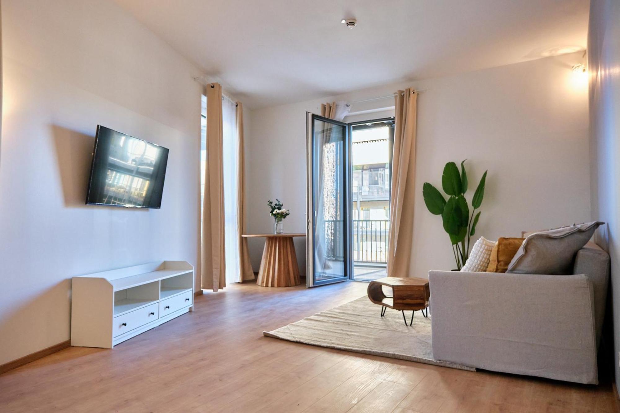 Apartment 4 Min To Metro I 12 Min To Inner I Wifi *