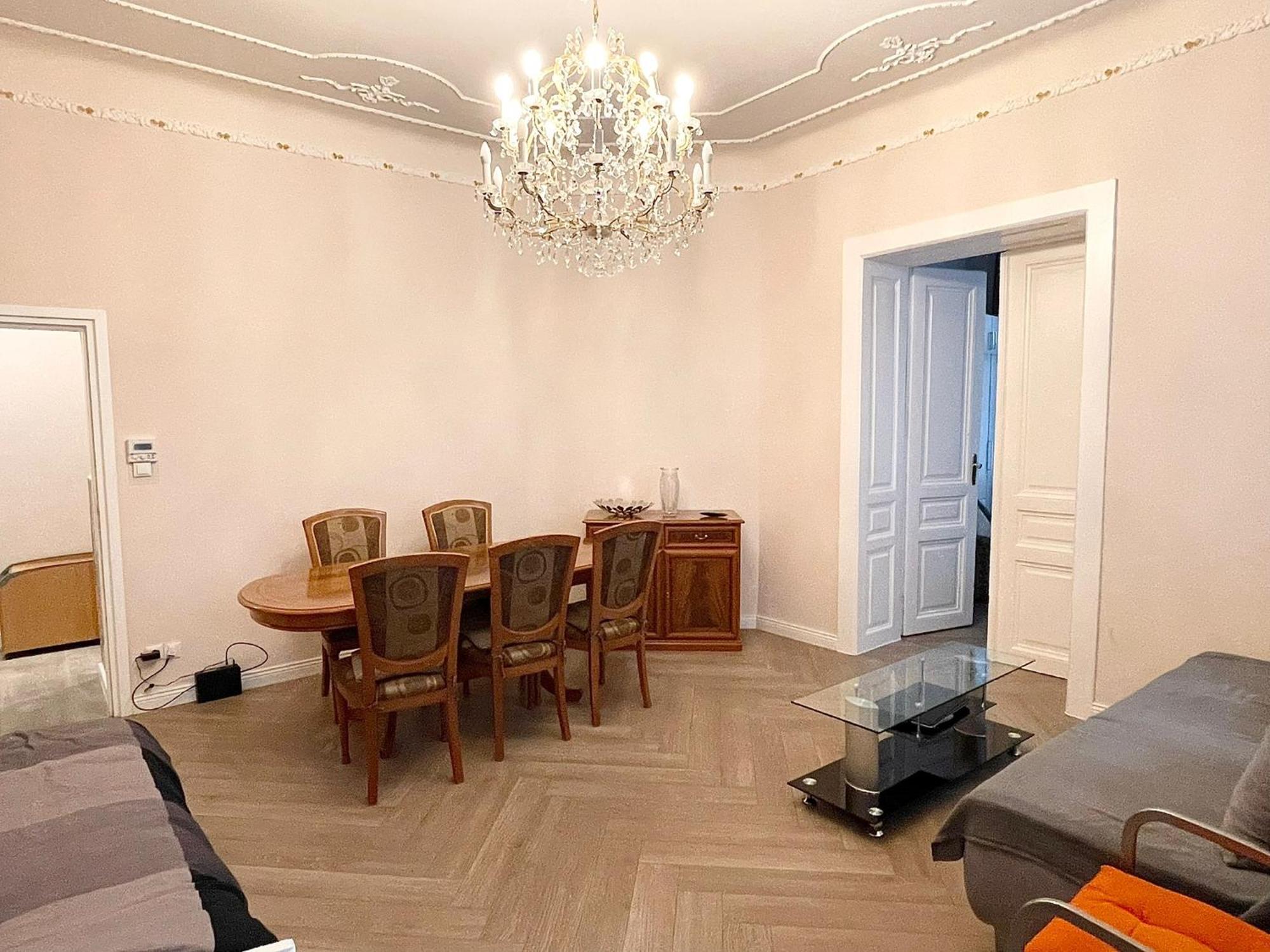 City Apartment Apartment *