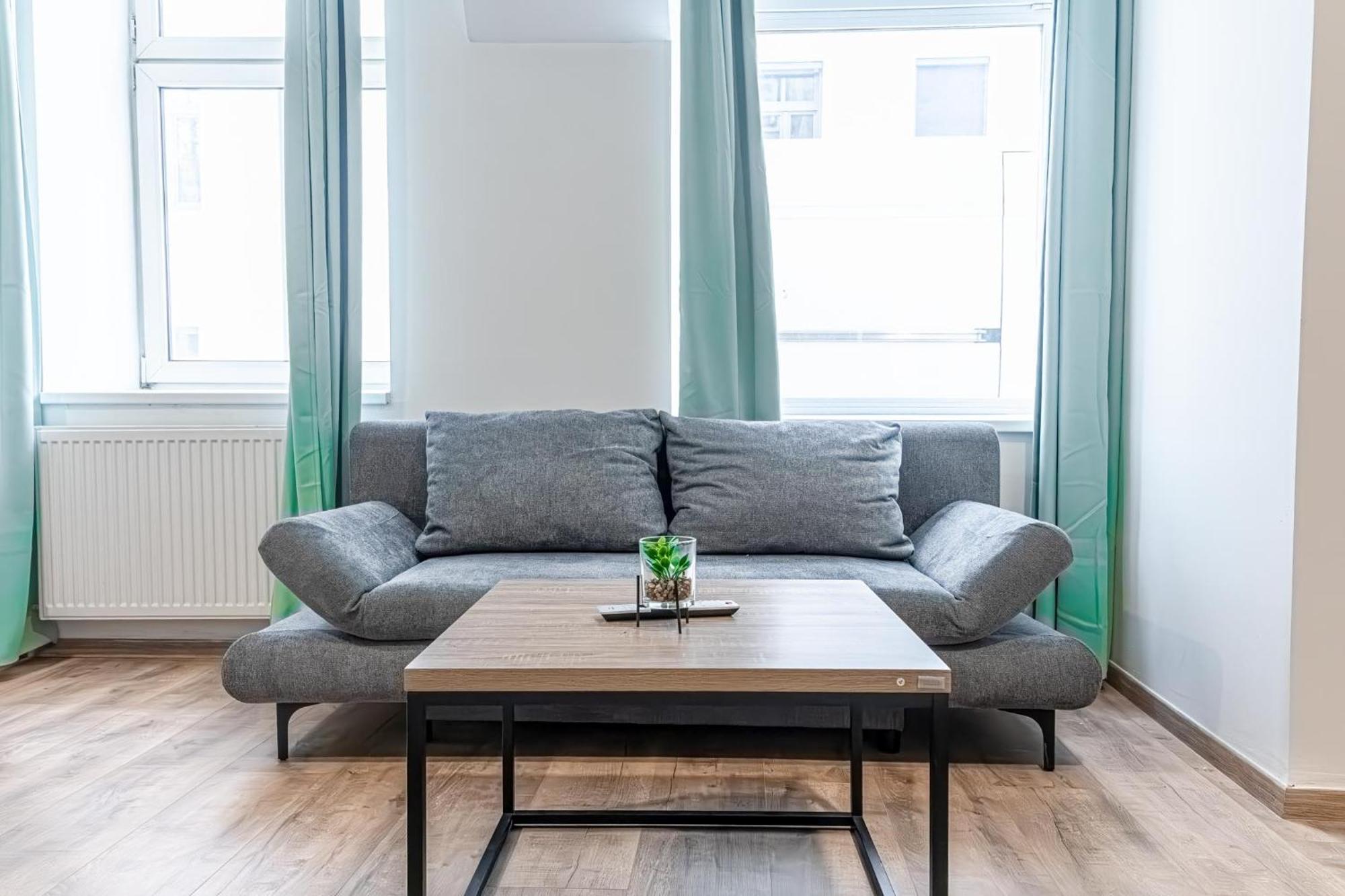 Kingbed 1br In A Great Location Of Apartment