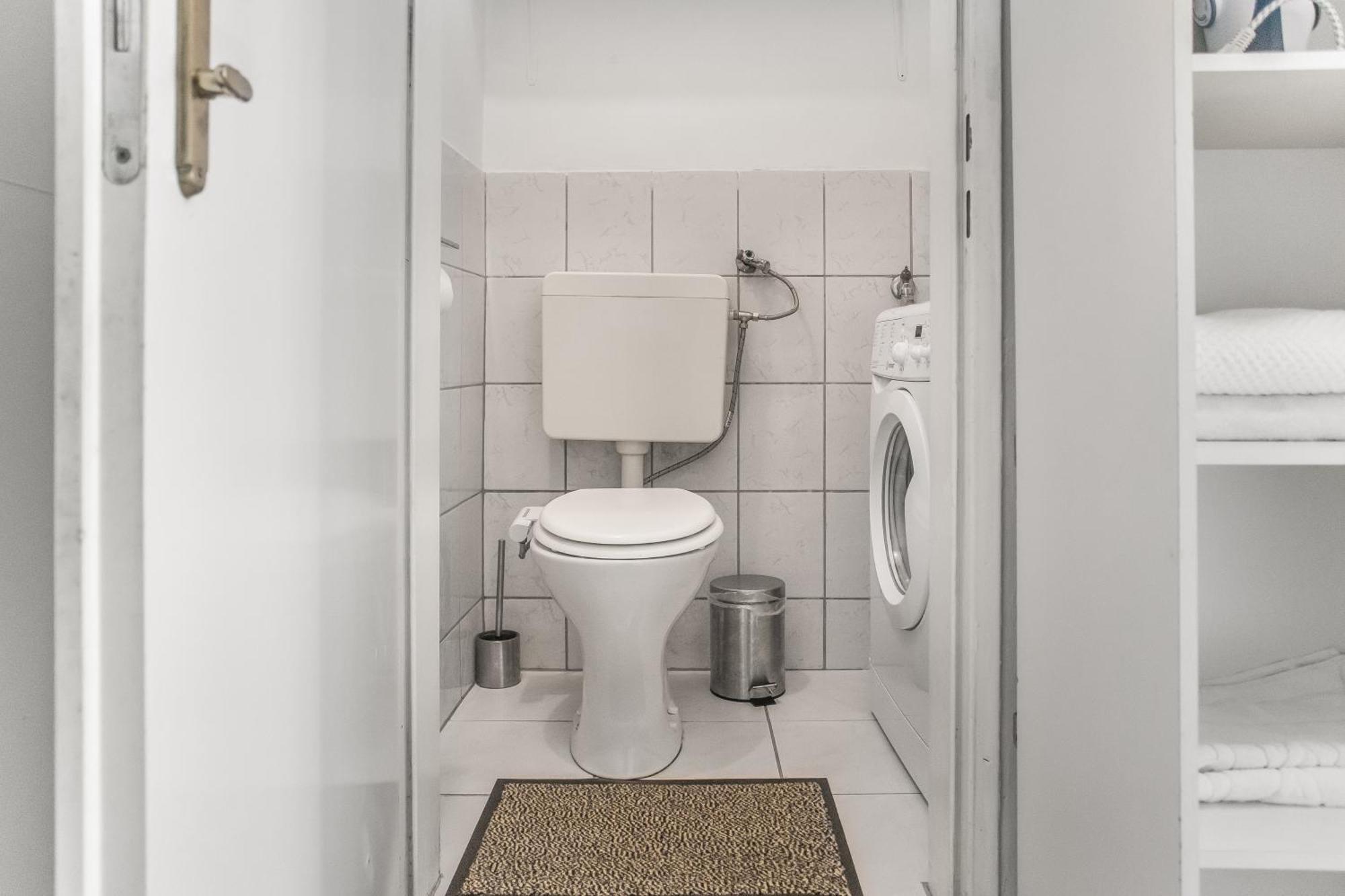 Cozy 1br Near Millenium Tower & Danube River Apartment Vienna