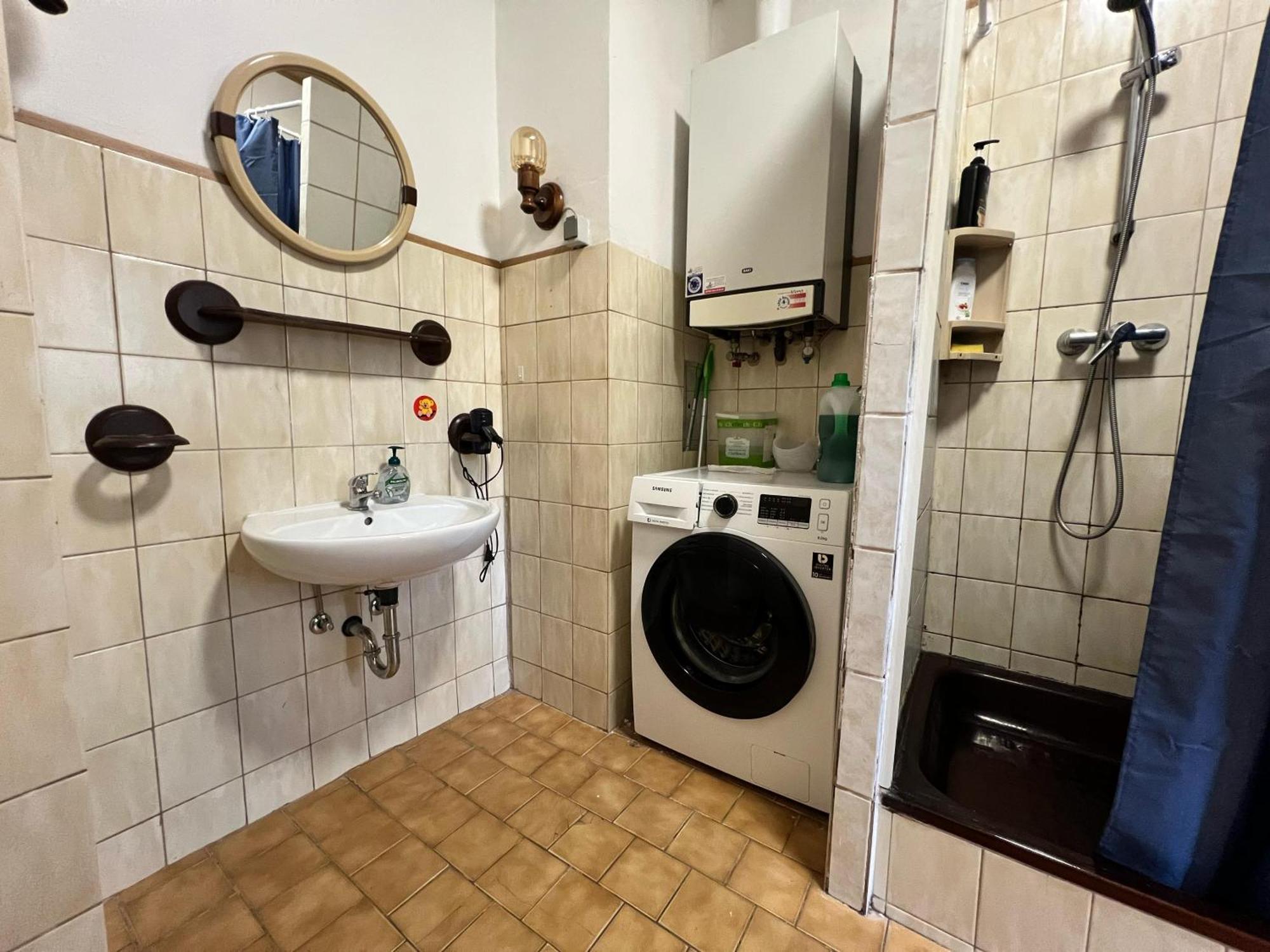 Apartment Lovely Shared 3br Apt Near Bahnhof Meidling *