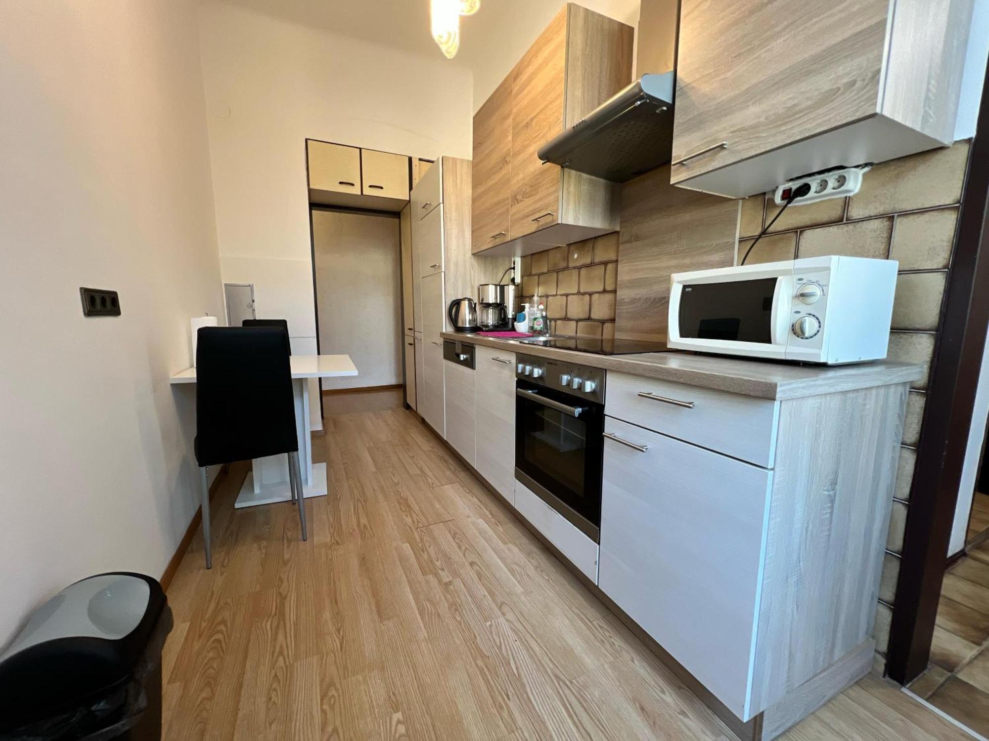 Comfy 3br Near Bahnhof Meidling Vienna