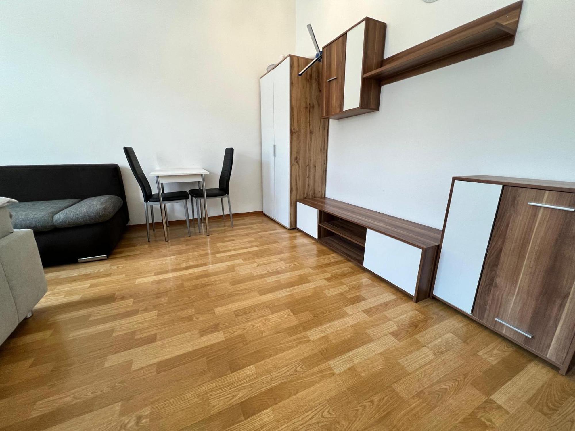 Comfy 3br Near Bahnhof Meidling