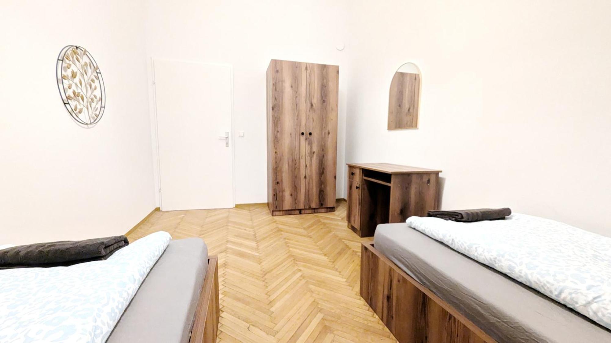 Spacious - 15 Min From Airport & Center, 5 Min From Main-bus Station Ez 1-9 Wien