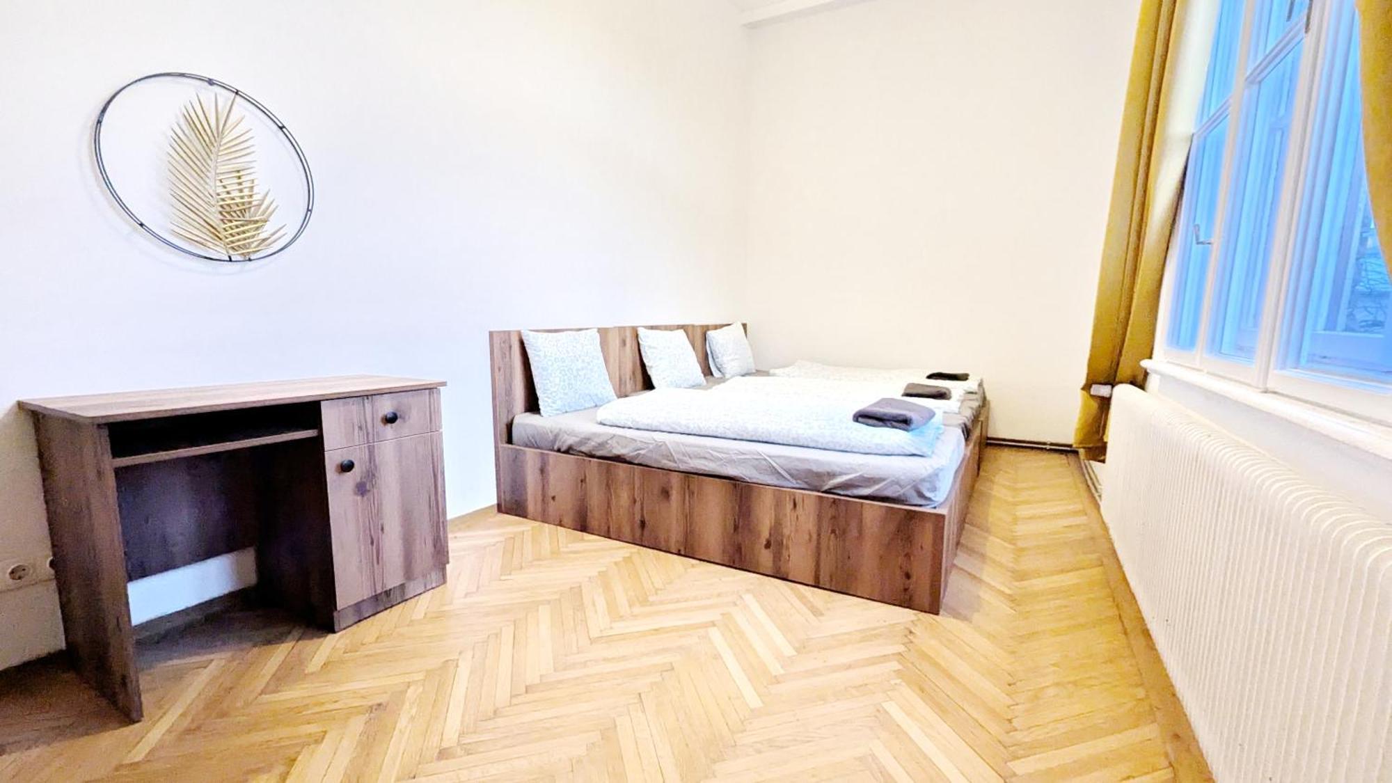 Spacious - 15 Min From Airport & Center, 5 Min From Main-bus Station Ez 1-9 * Wien