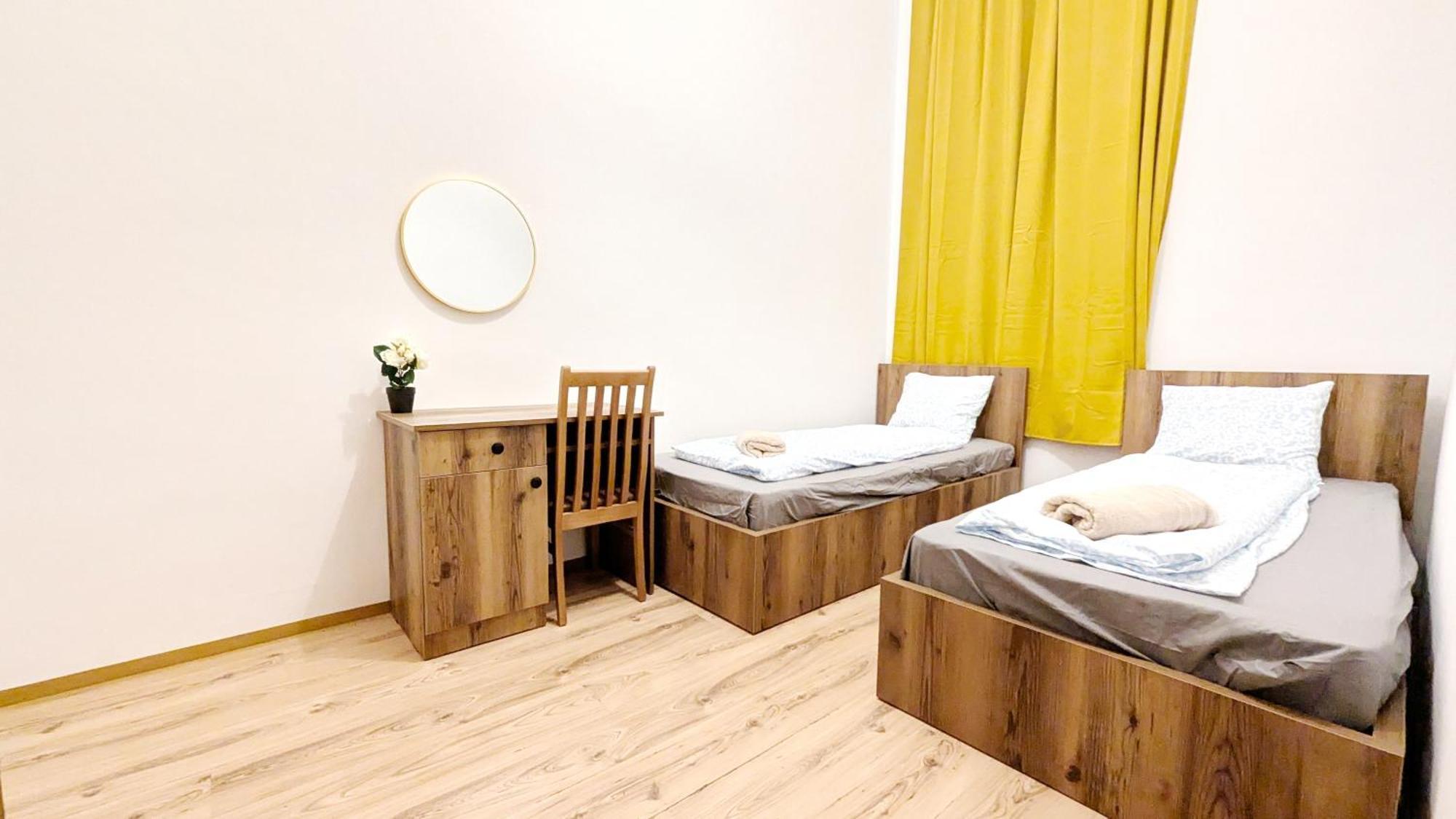 Spacious - 15 Min From Airport & Center, 5 Min From Main-bus Station Ez 1-9 Privatunterkunft