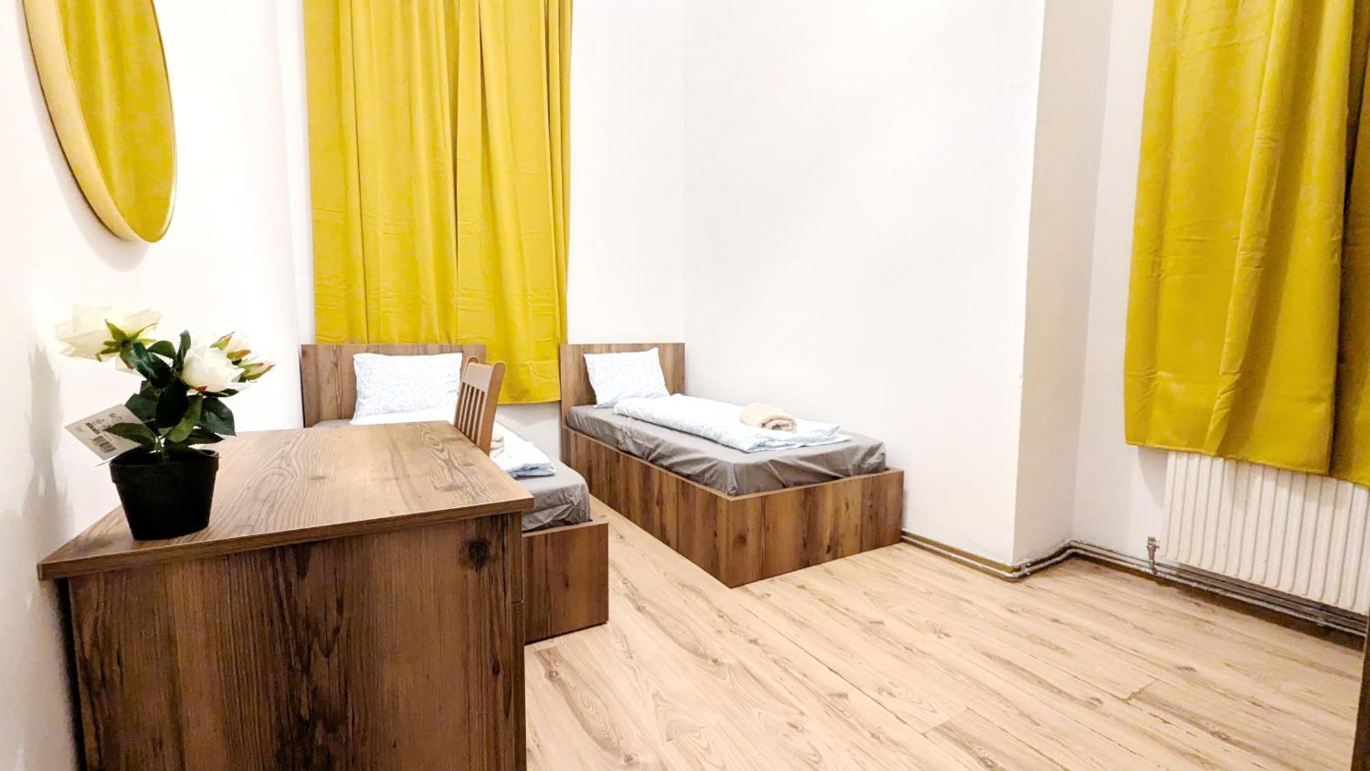 Spacious - 15 Min From Airport & Center, 5 Min From Main-bus Station Ez 1-9 Privatunterkunft