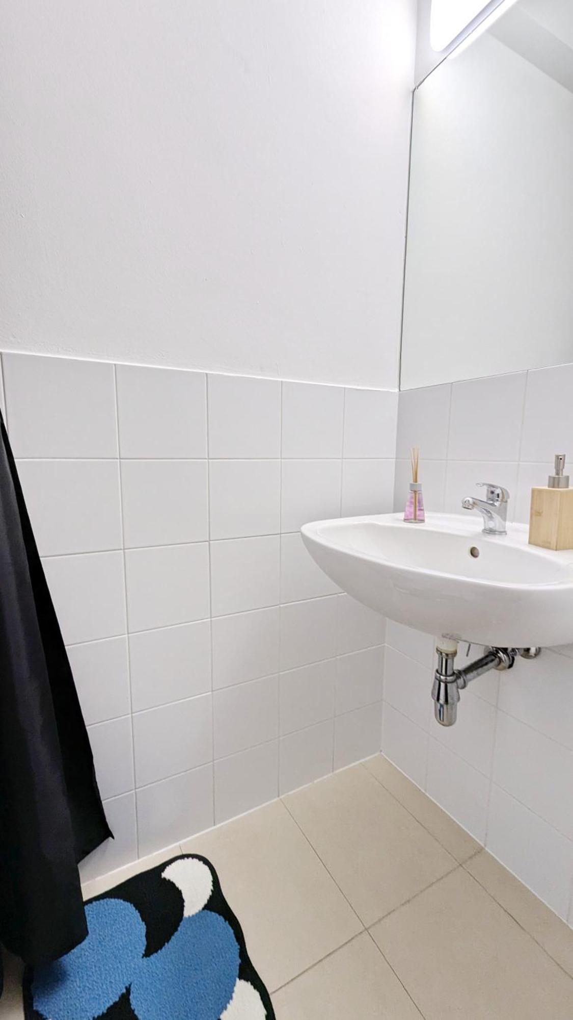 Privatunterkunft Spacious - 15 Min From Airport & Center, 5 Min From Main-bus Station Ez 1-9