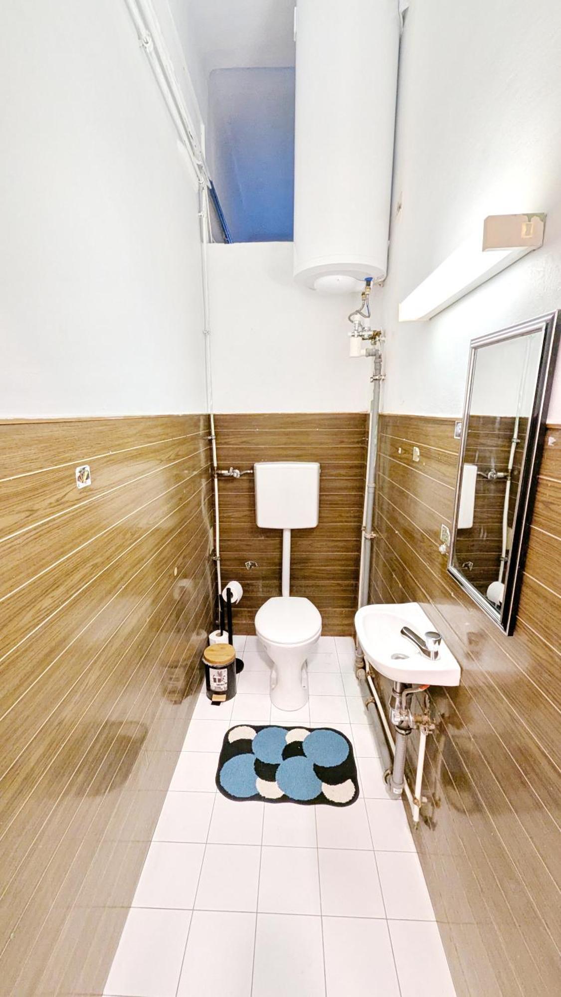 Spacious - 15 Min From Airport & Center, 5 Min From Main-bus Station Ez 1-9 * Wien
