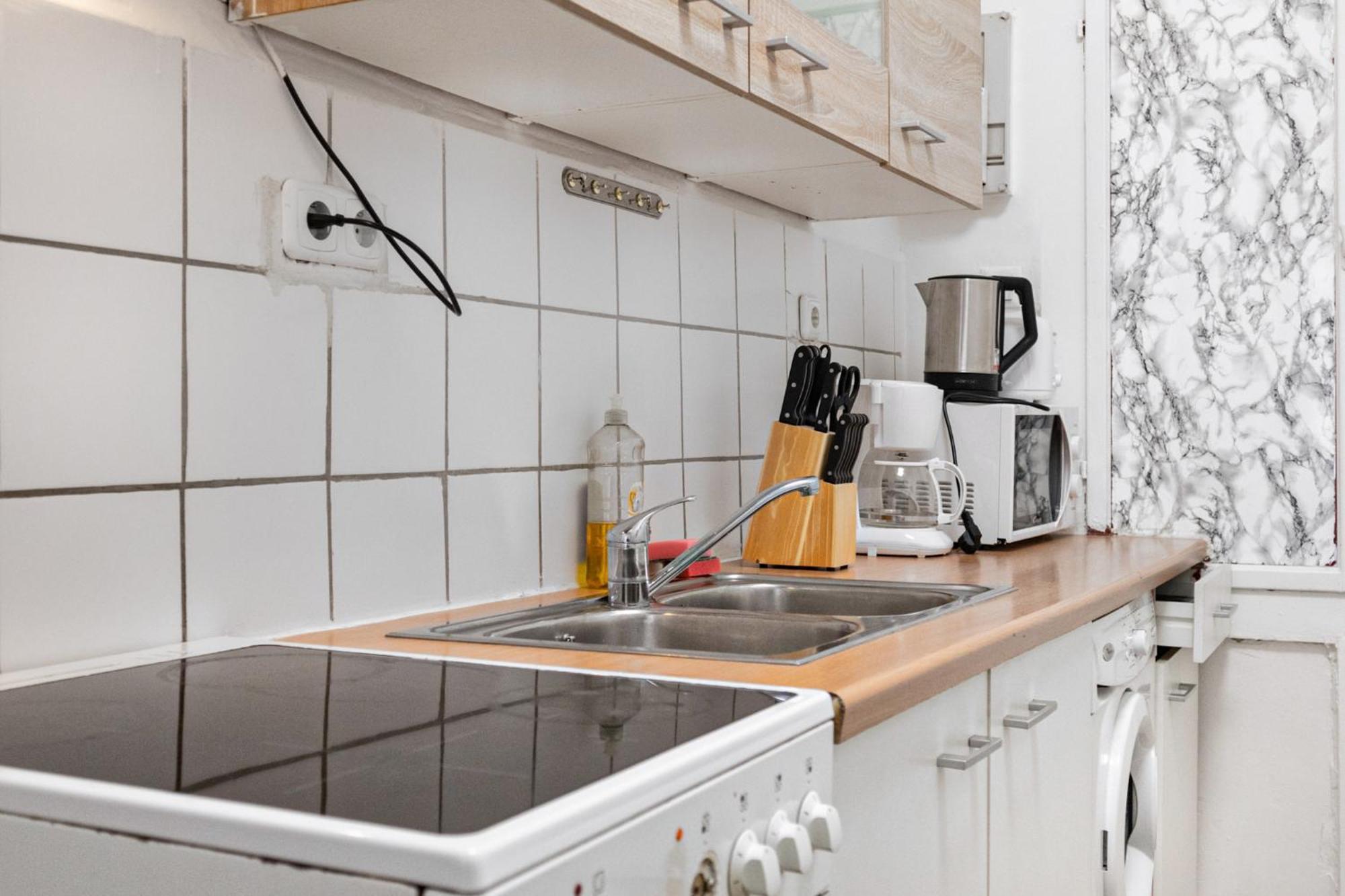 Lovely 2br With Ideal Location *