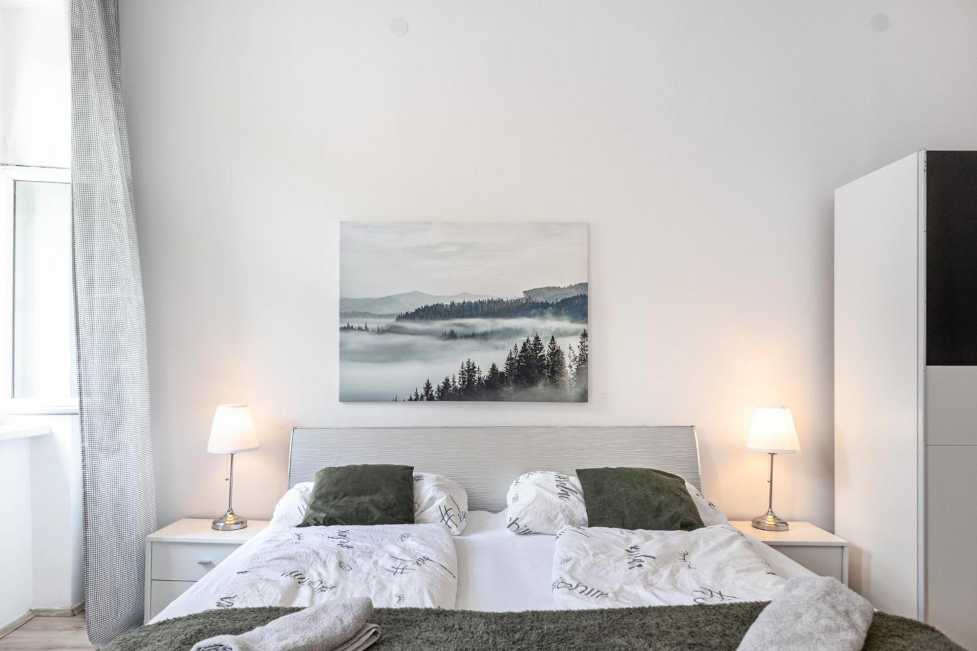 Lovely 2br With Ideal Location *
