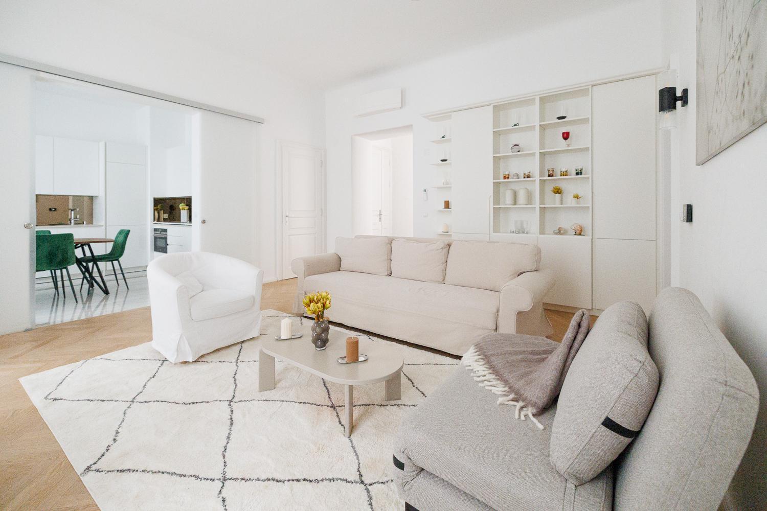 Ultra Spacious 3-bedroom 3-bath Steps From Vienna's Historic Heart Apartment *