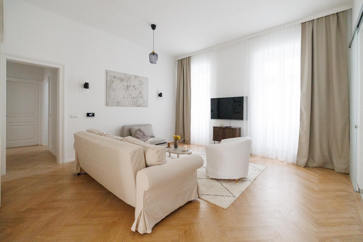 Ultra Spacious 3-bedroom 3-bath Steps From Vienna's Historic Heart Vienna