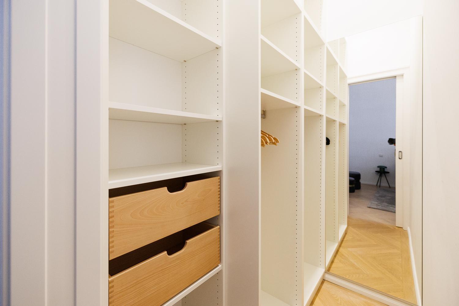 Ultra Spacious 3-bedroom 3-bath Steps From Vienna's Historic Heart Apartment