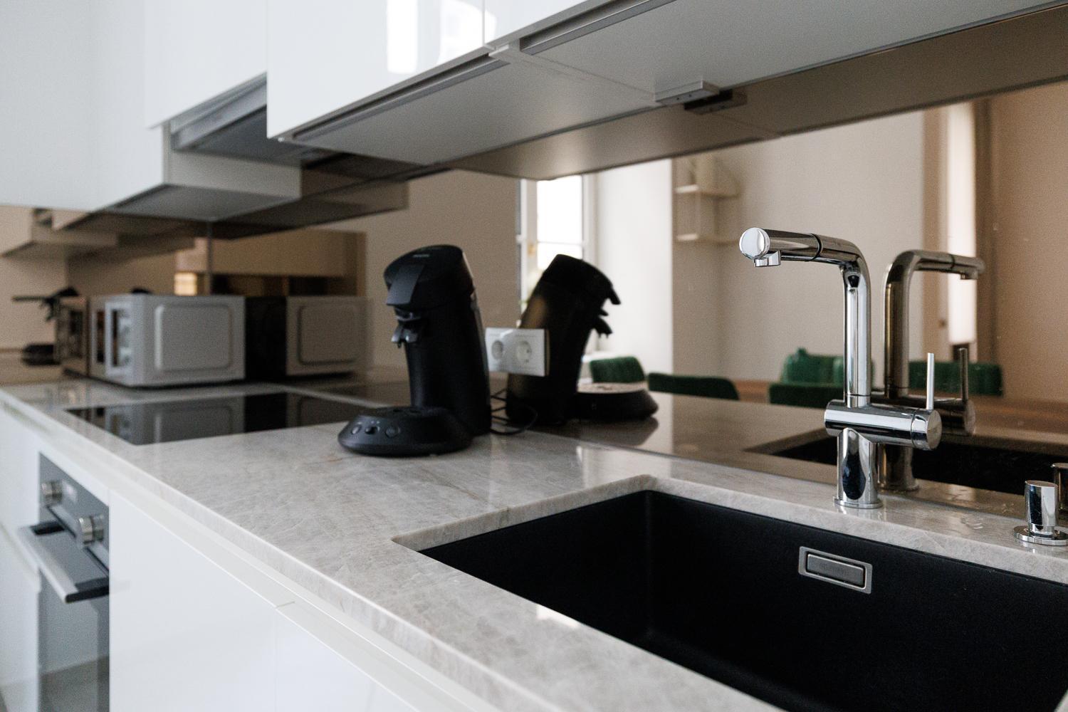 Ultra Spacious 3-bedroom 3-bath Steps From Vienna's Historic Heart Apartment Vienna
