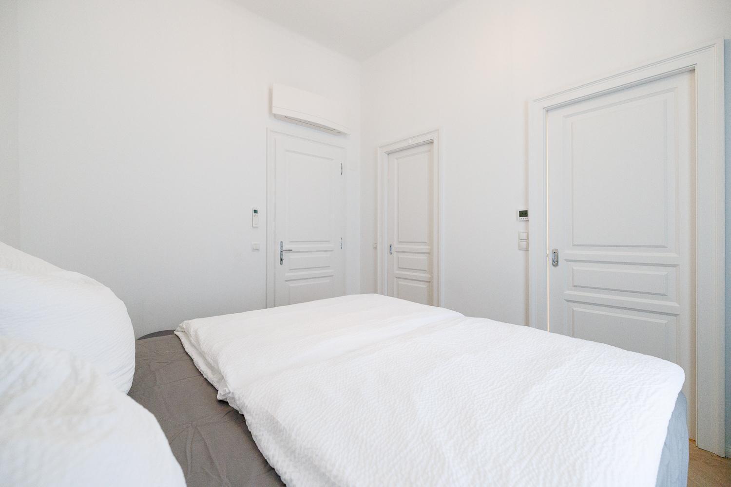 Ultra Spacious 3-bedroom 3-bath Steps From Vienna's Historic Heart * Vienna