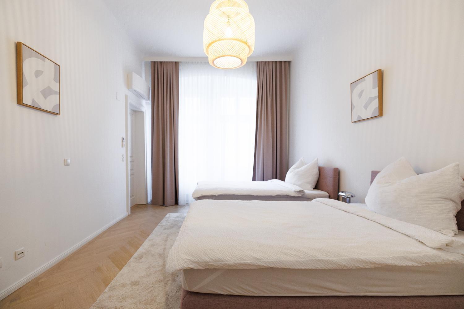 Apartment Ultra Spacious 3-bedroom 3-bath Steps From Vienna's Historic Heart